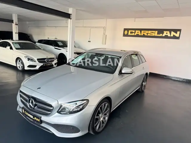Mercedes-Benz E-Class view 4