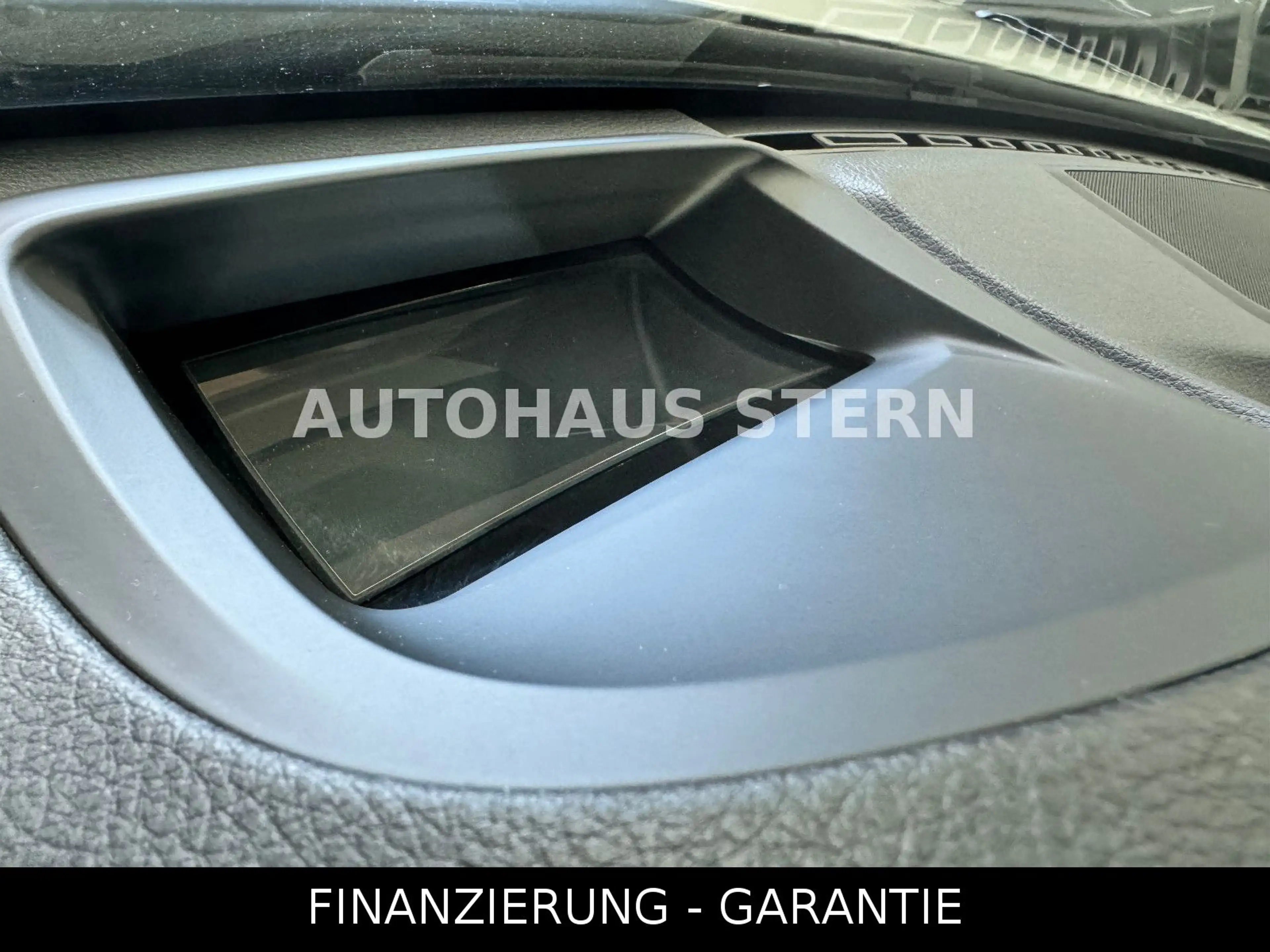 BMW 335 i xDrive Limousine HUD Schiebedach Tempomat — photo 14
