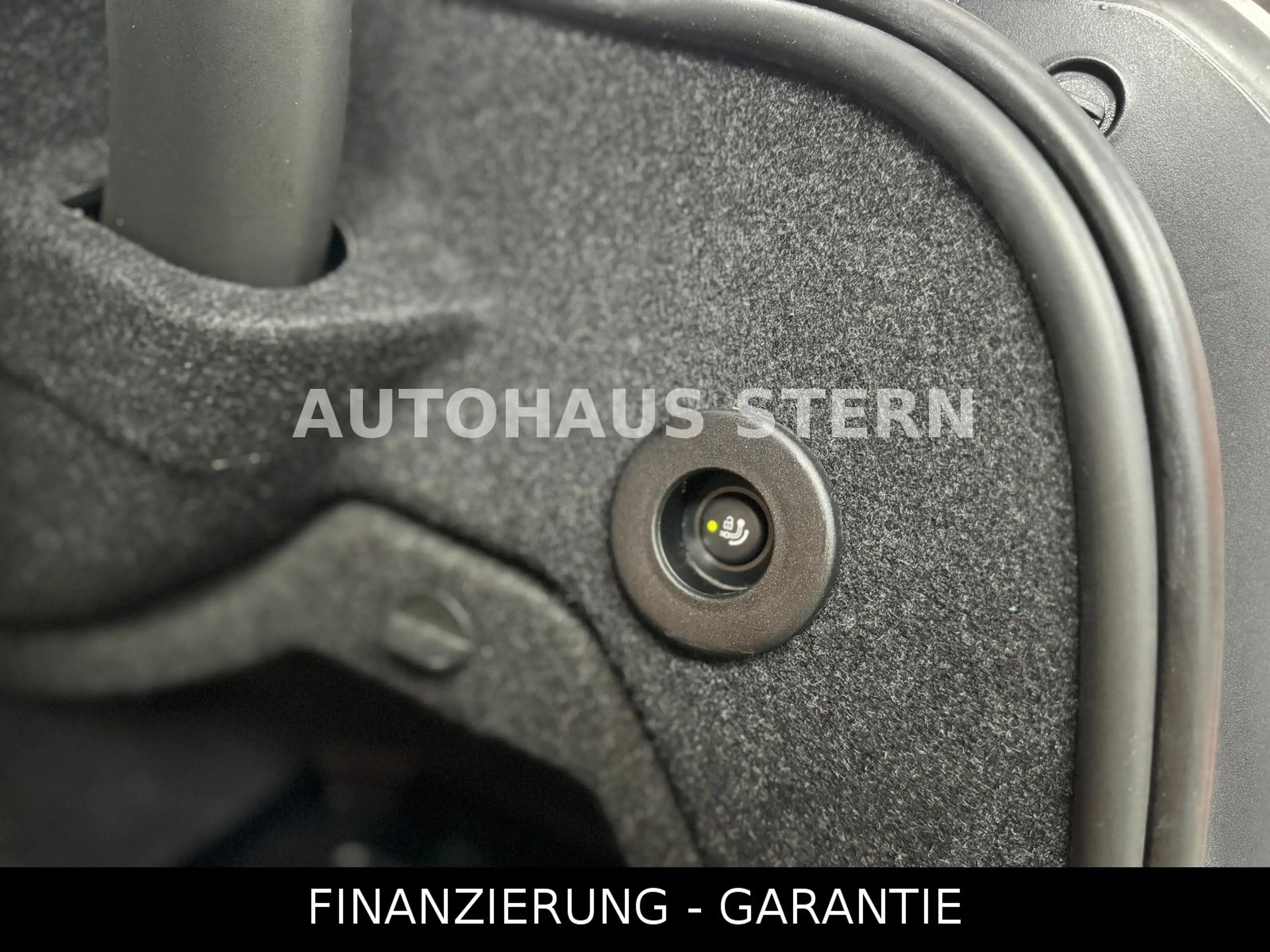 BMW 335 i xDrive Limousine HUD Schiebedach Tempomat — photo 10