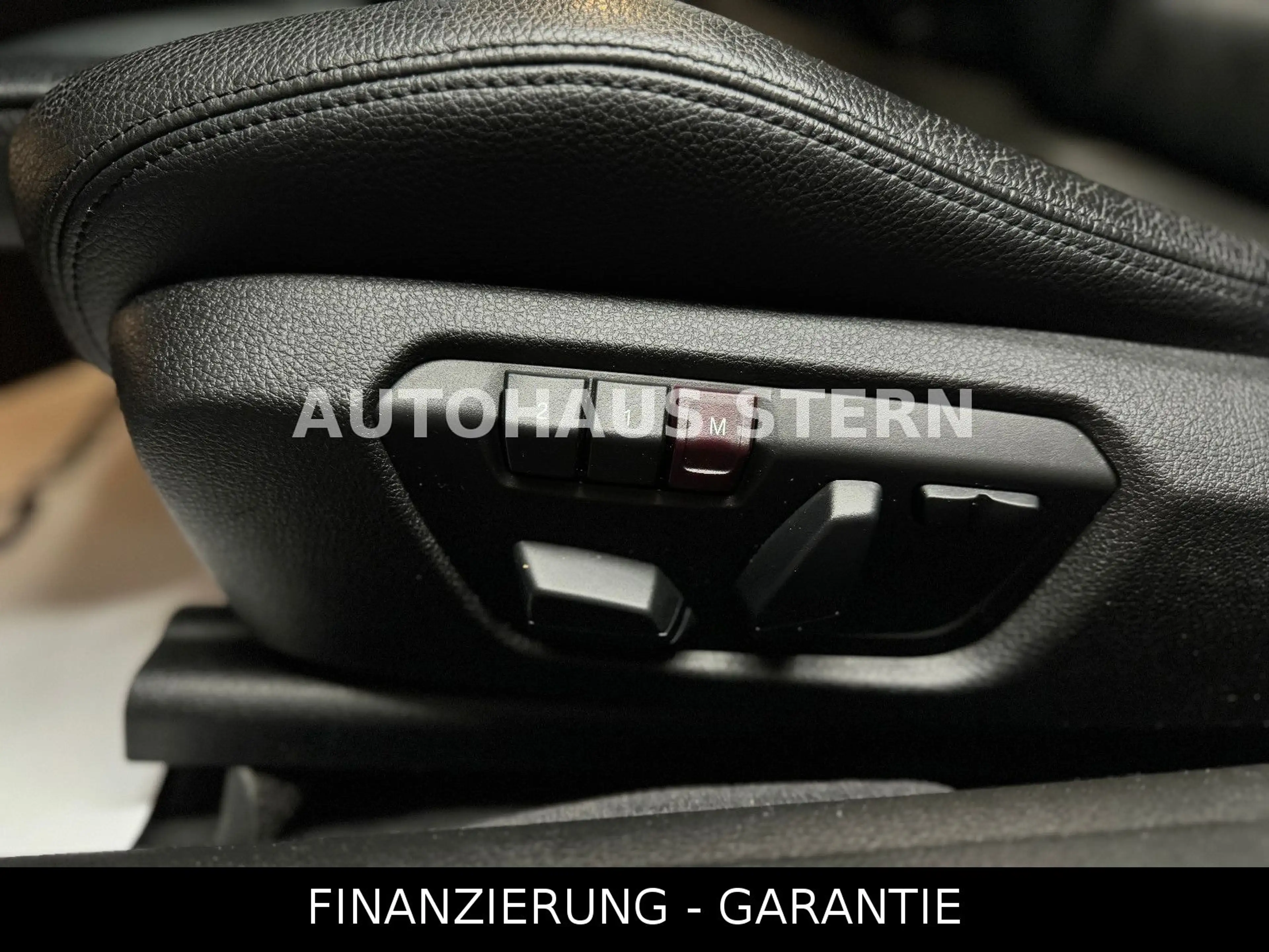BMW 335 i xDrive Limousine HUD Schiebedach Tempomat — photo 13
