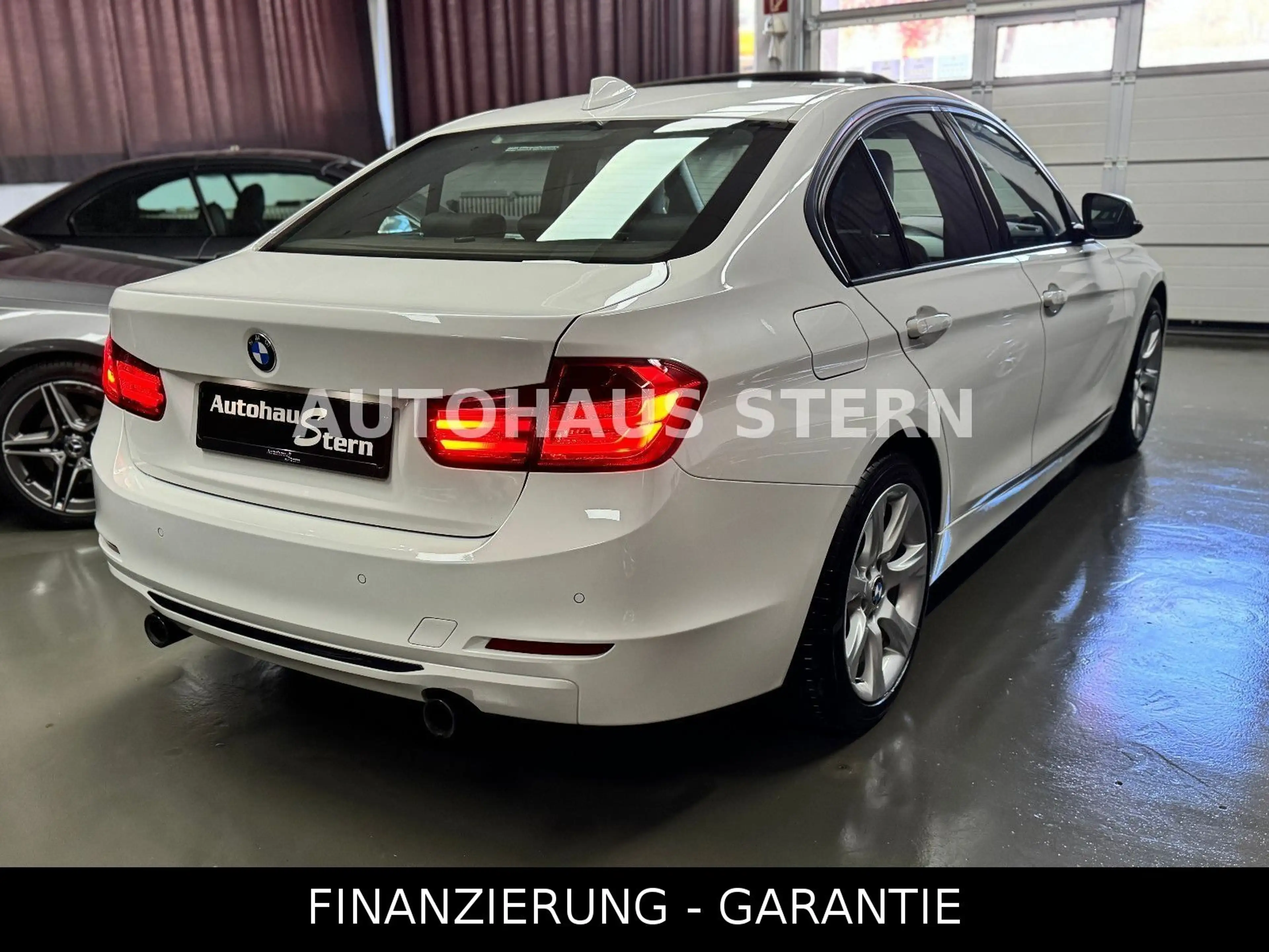 BMW 335 i xDrive Limousine HUD Schiebedach Tempomat — photo 11