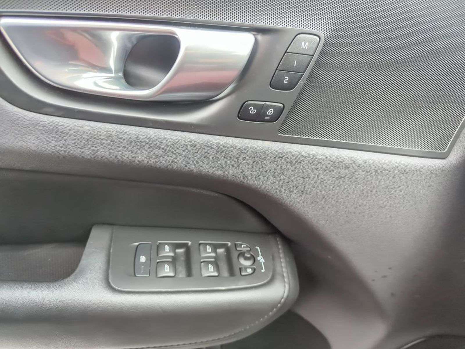 2024 Volvo XC60 B5 CORE; AWD,LEATHER,PANORAMIC SUNROOF, SMART KE thumb 17