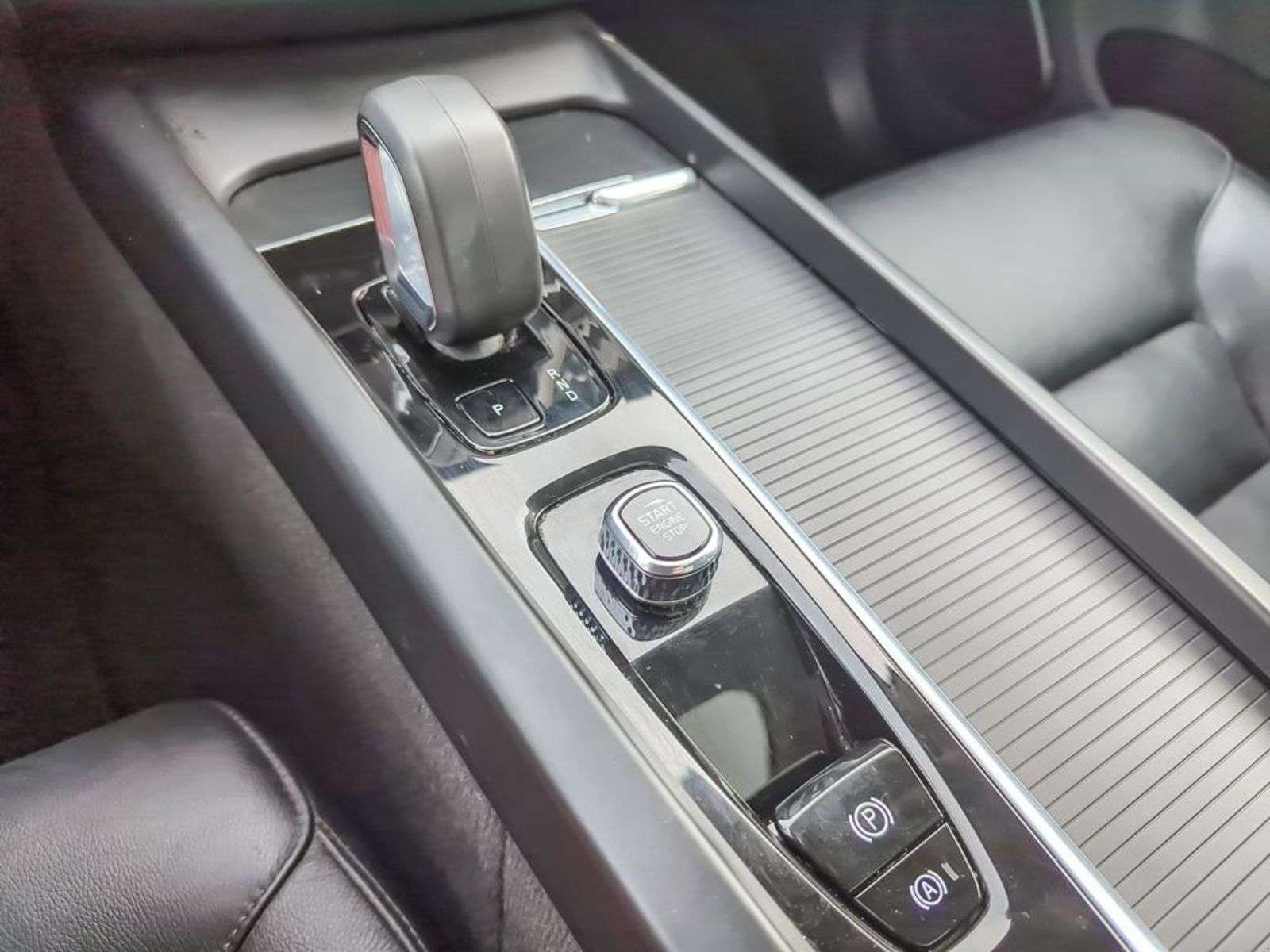 2024 Volvo XC60 B5 CORE; AWD,LEATHER,PANORAMIC SUNROOF, SMART KE thumb 18