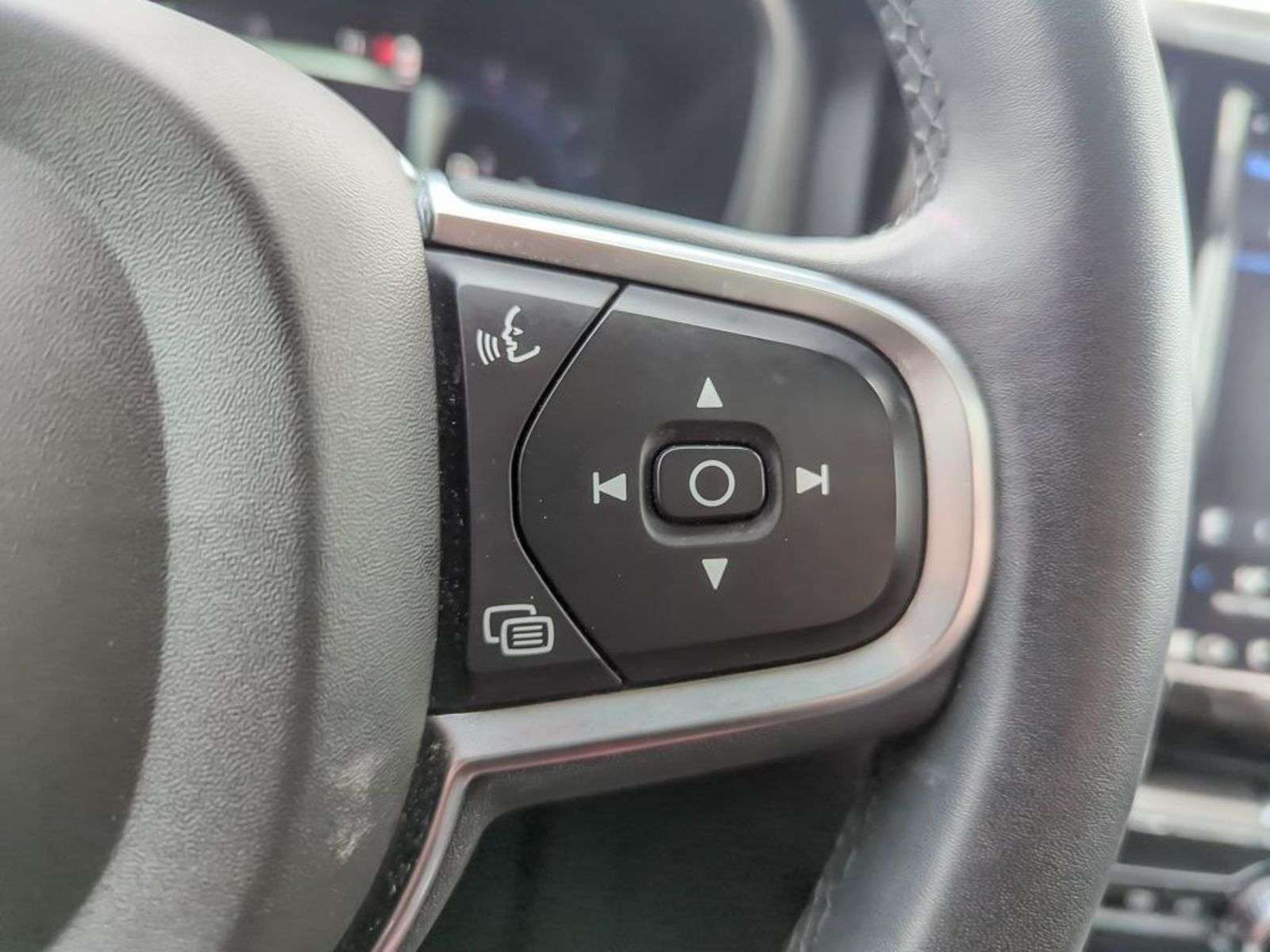 2024 Volvo XC60 B5 CORE; AWD,LEATHER,PANORAMIC SUNROOF, SMART KE thumb 16