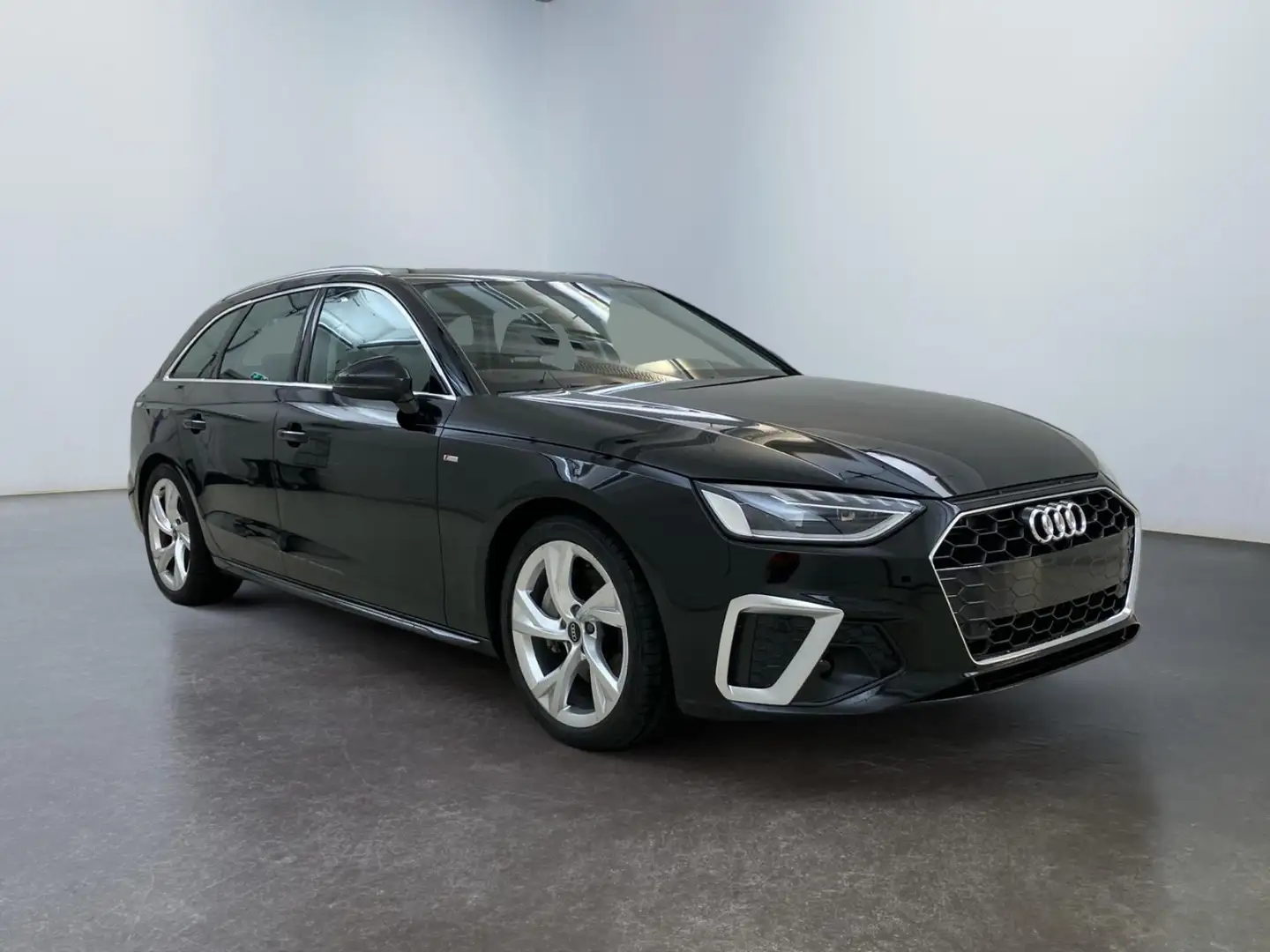 Audi A4 Avant S Line Plus 40 2.0 TFSI 204PS/150kW S-tro... Zwart - 1