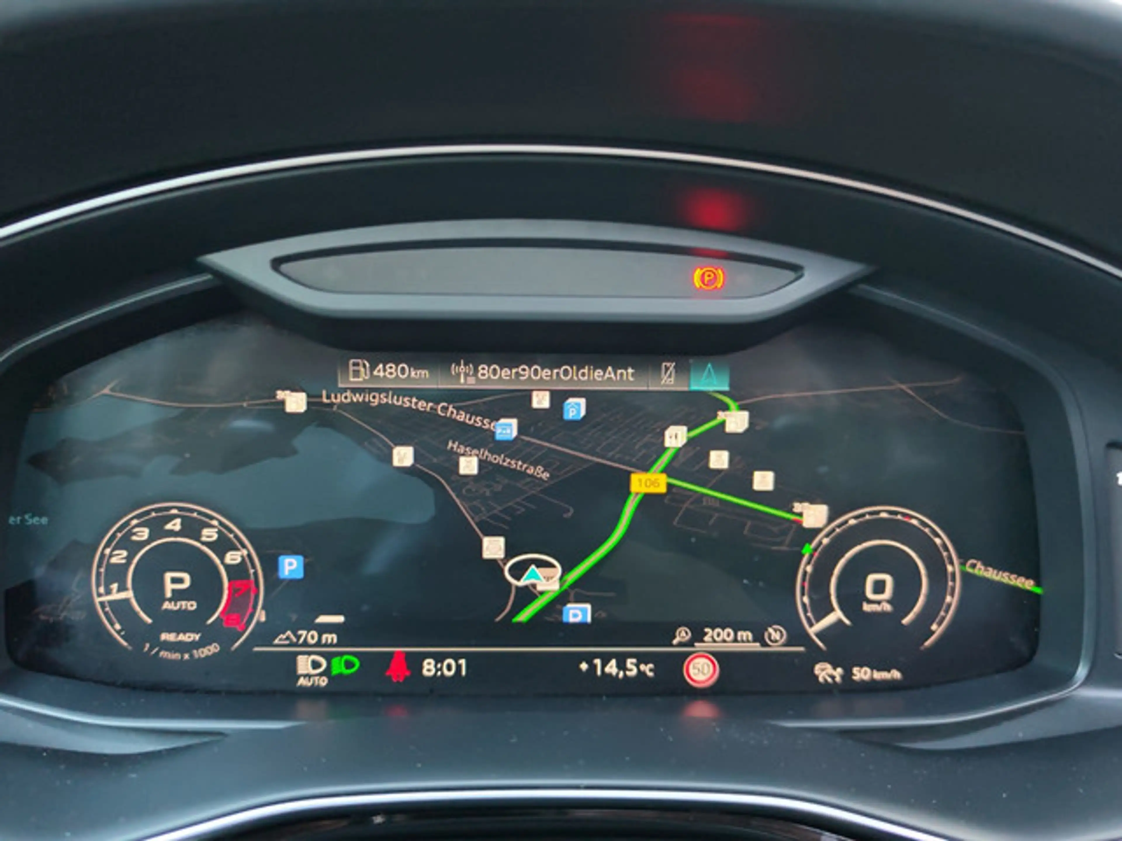 Audi RS Q8 — photo 14