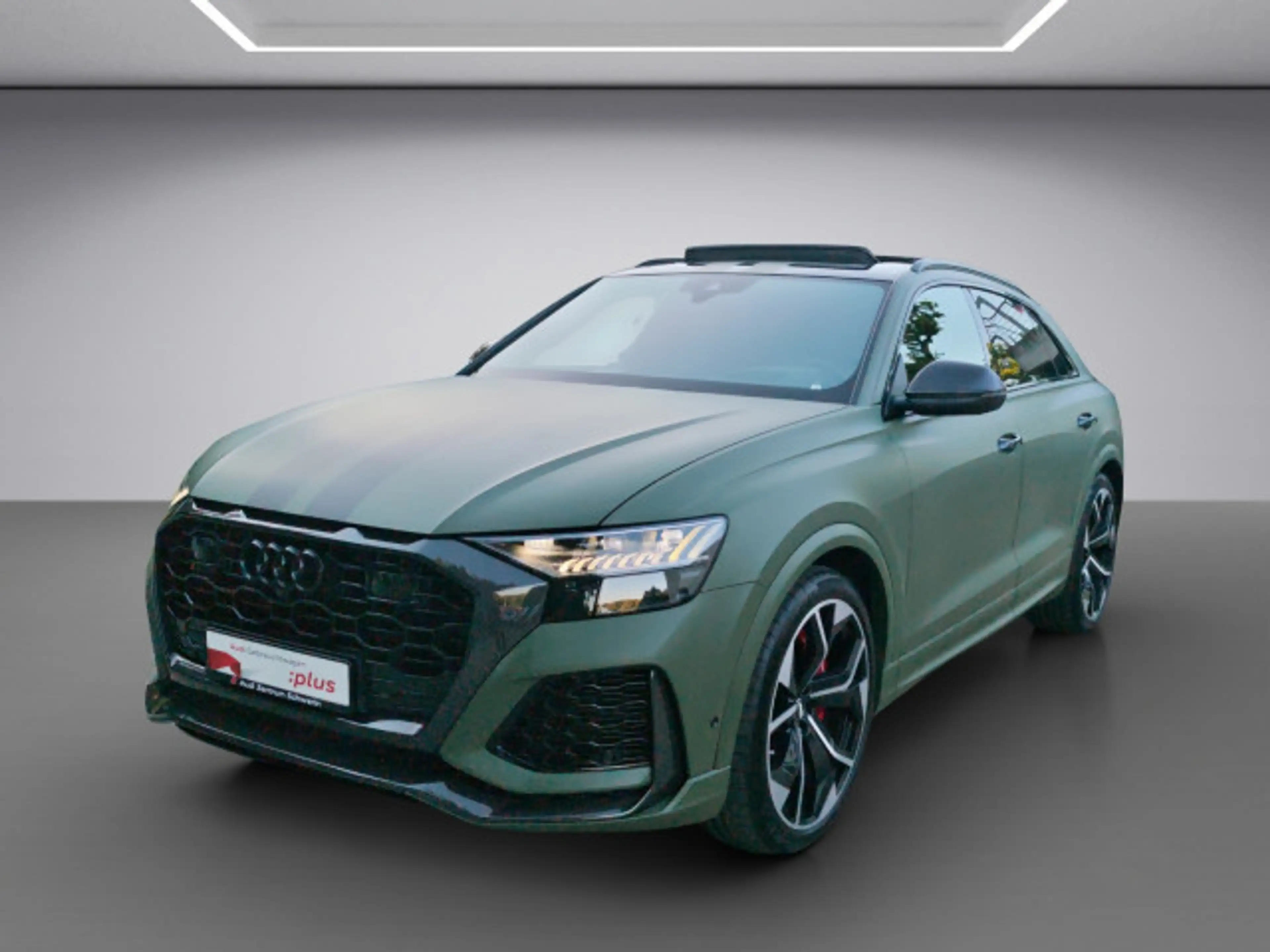 Audi RS Q8 — photo 2