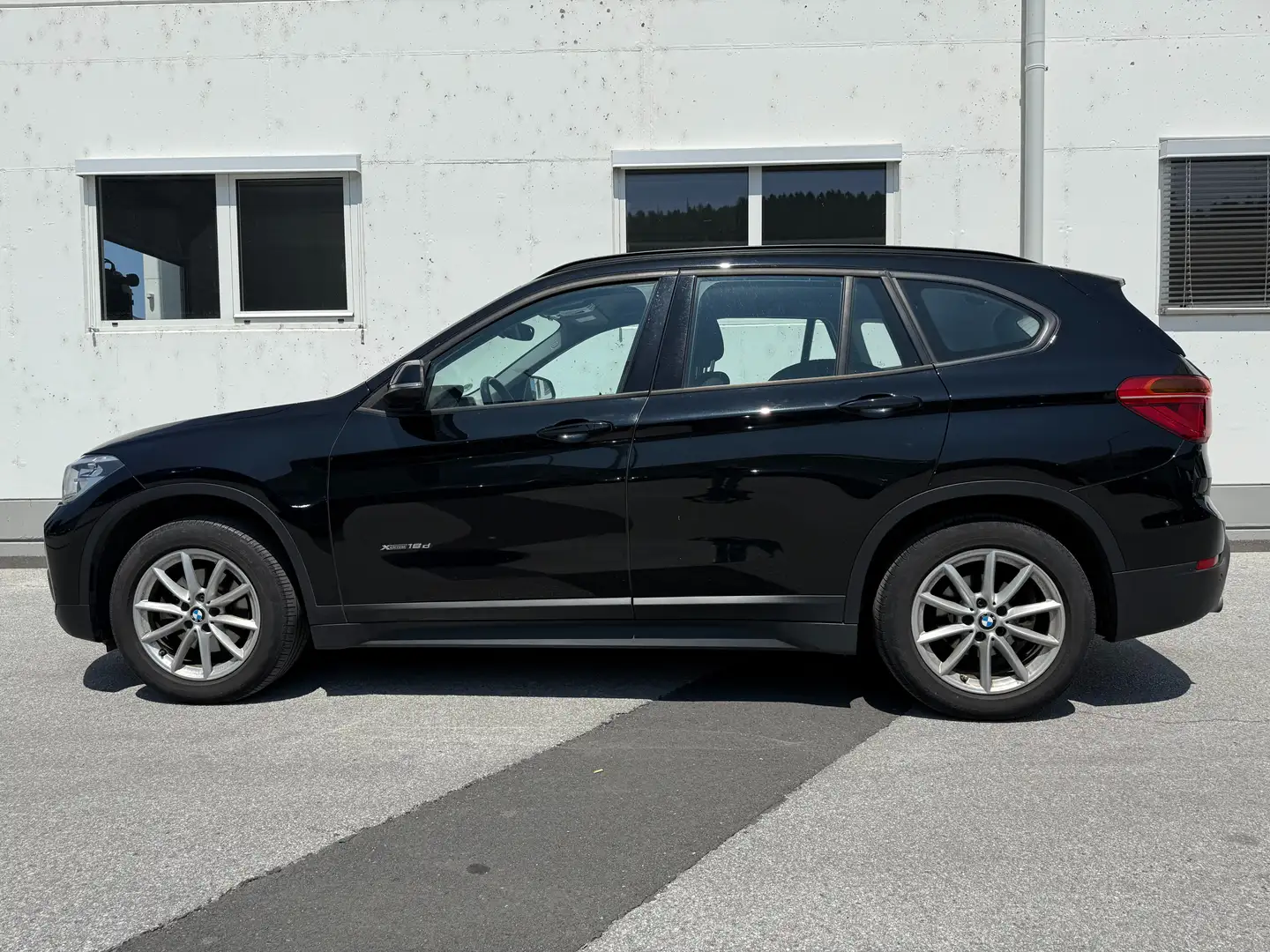 BMW X1 ALLRAD *** 8 GANG SPORT AUTOMATIK Getriebe *** Schwarz - 2