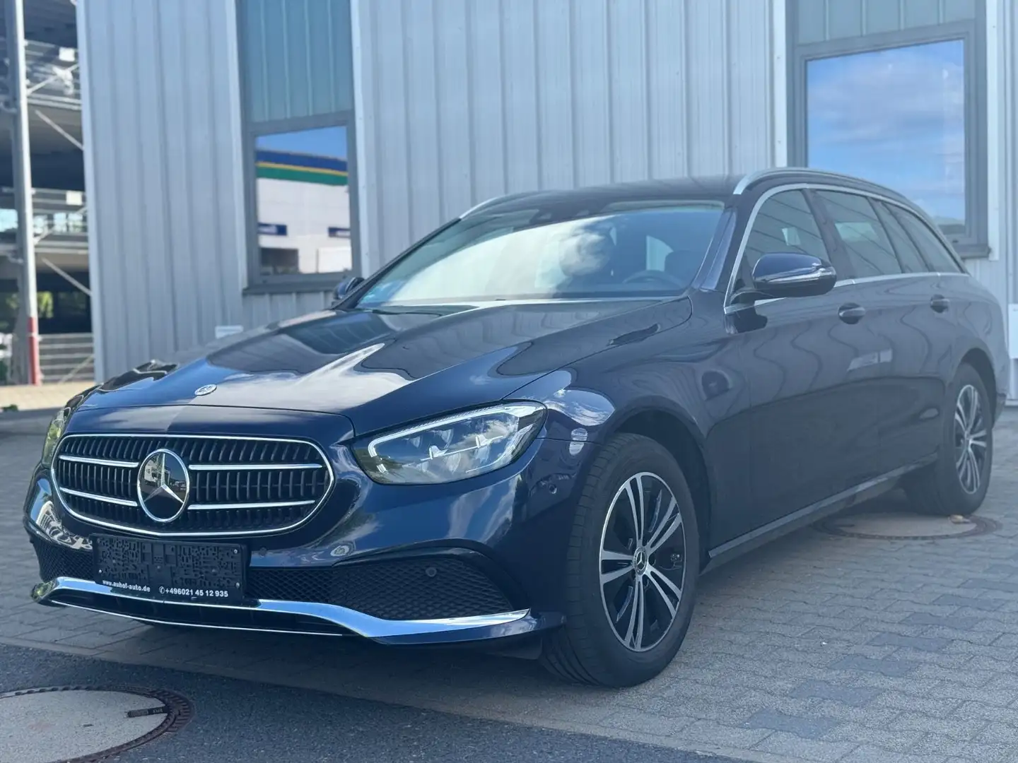 Mercedes-Benz E 300 d T 4Matic Distronic Widescreen Burmester Bleu - 2