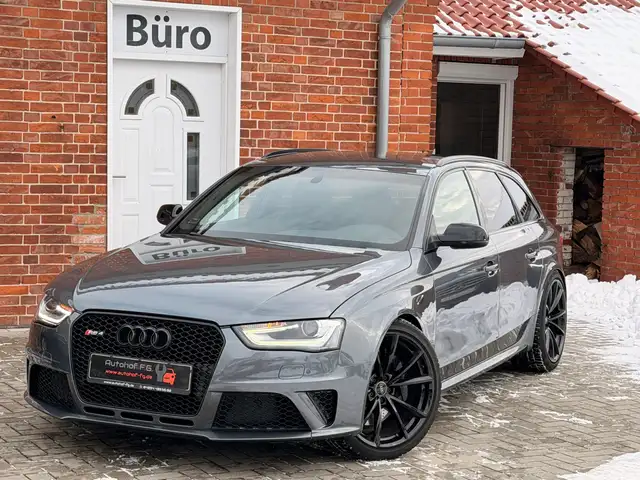 Audi RS4 4.2 FSI quattro**BANGOLUFSEN/SHZ/SPORT*NAVI/VOLL**