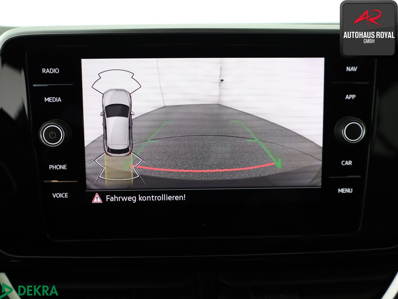 Volkswagen T-Roc 1.5 TSI R LINE KEYLESS,ACC,KAMERA,IQ-DIRVE — photo 15