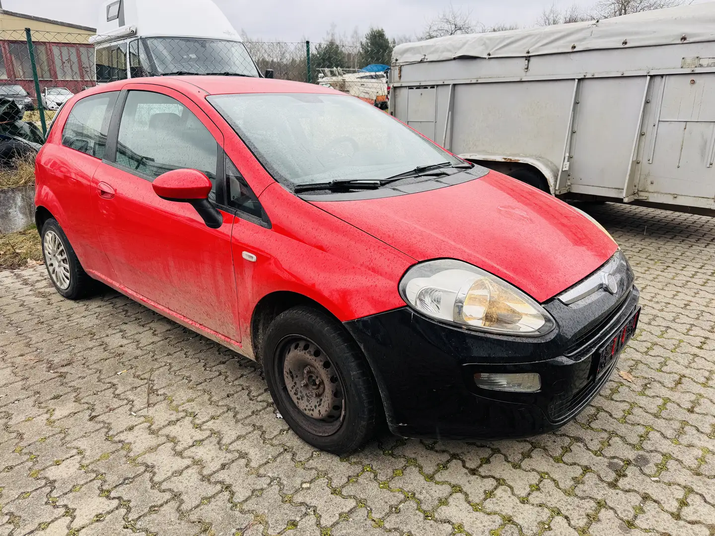 Fiat Punto Pop 1.3i 70PS 12/2012 EURO 5 Rot - 2
