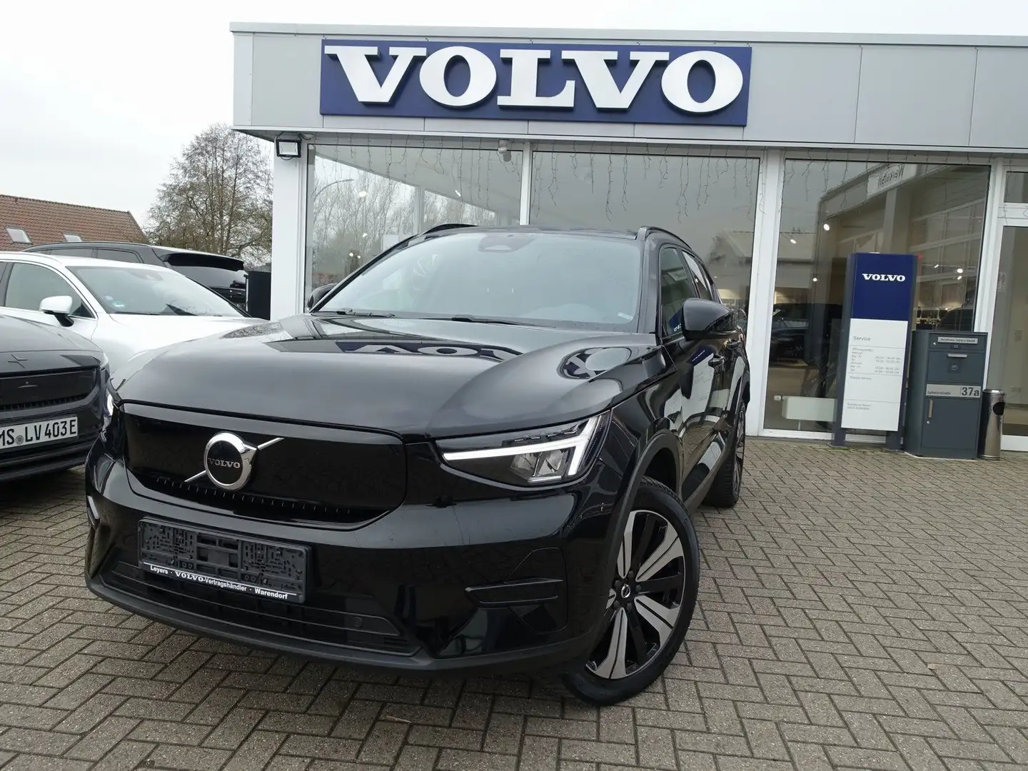 Volvo XC40 Recharge Twin Motor Plus AWD/AHK/BLS/Kamera Schwarz - 1