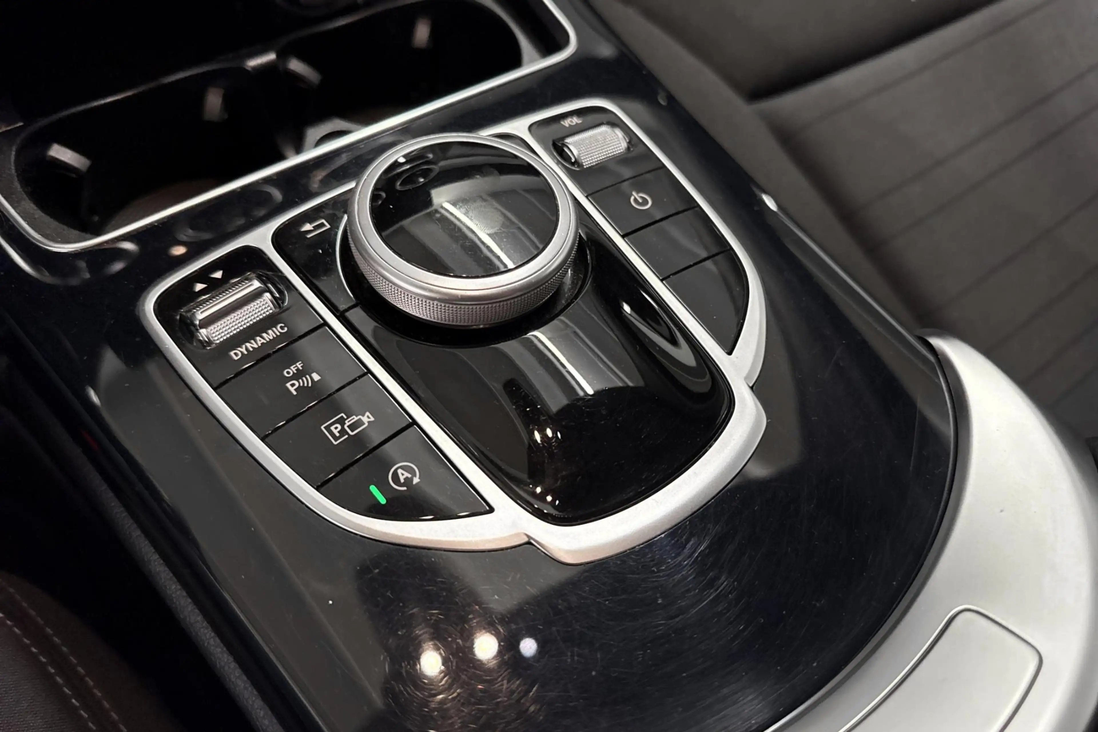 Mercedes-Benz C 180 C d Auto — photo 21