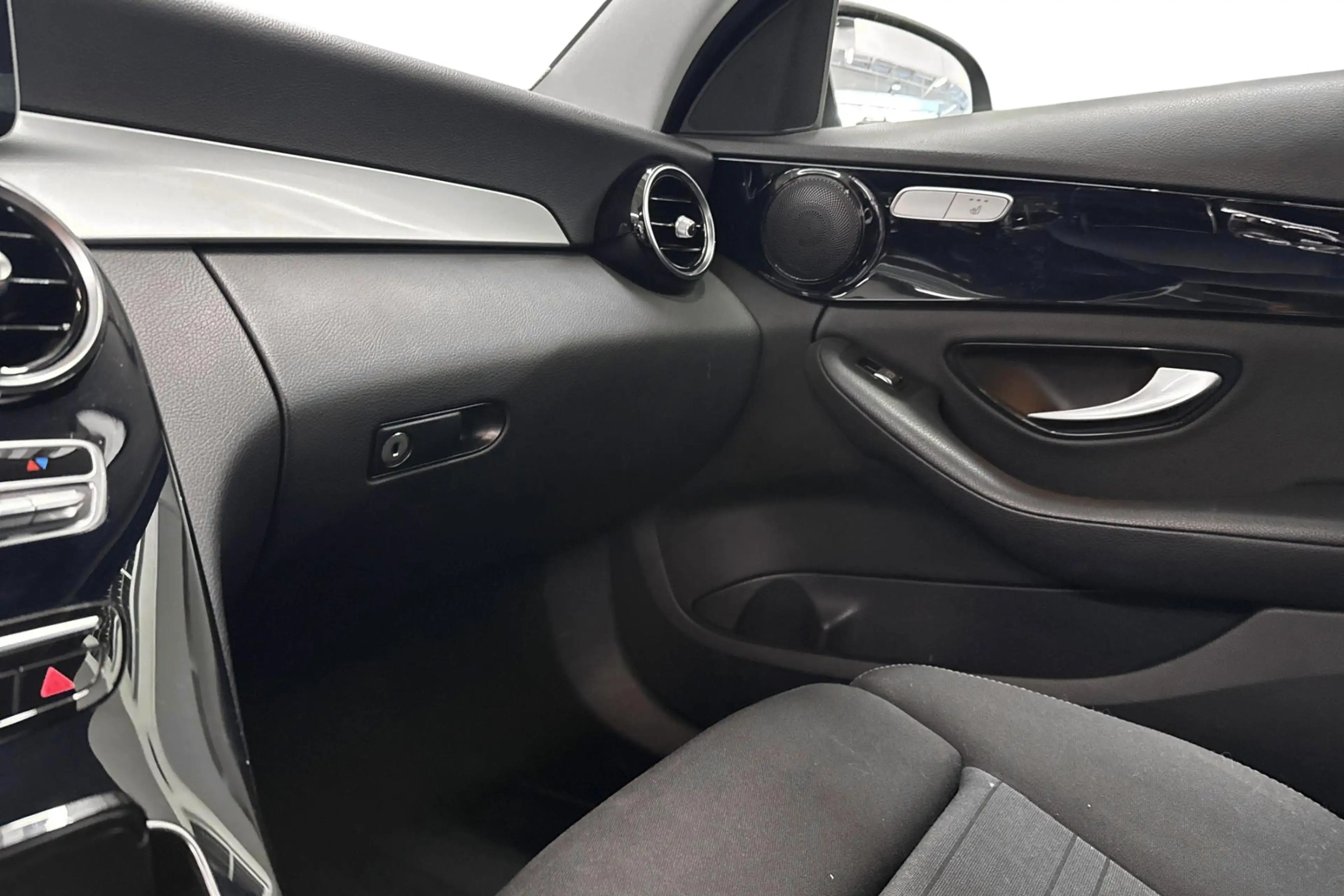 Mercedes-Benz C 180 C d Auto — photo 22