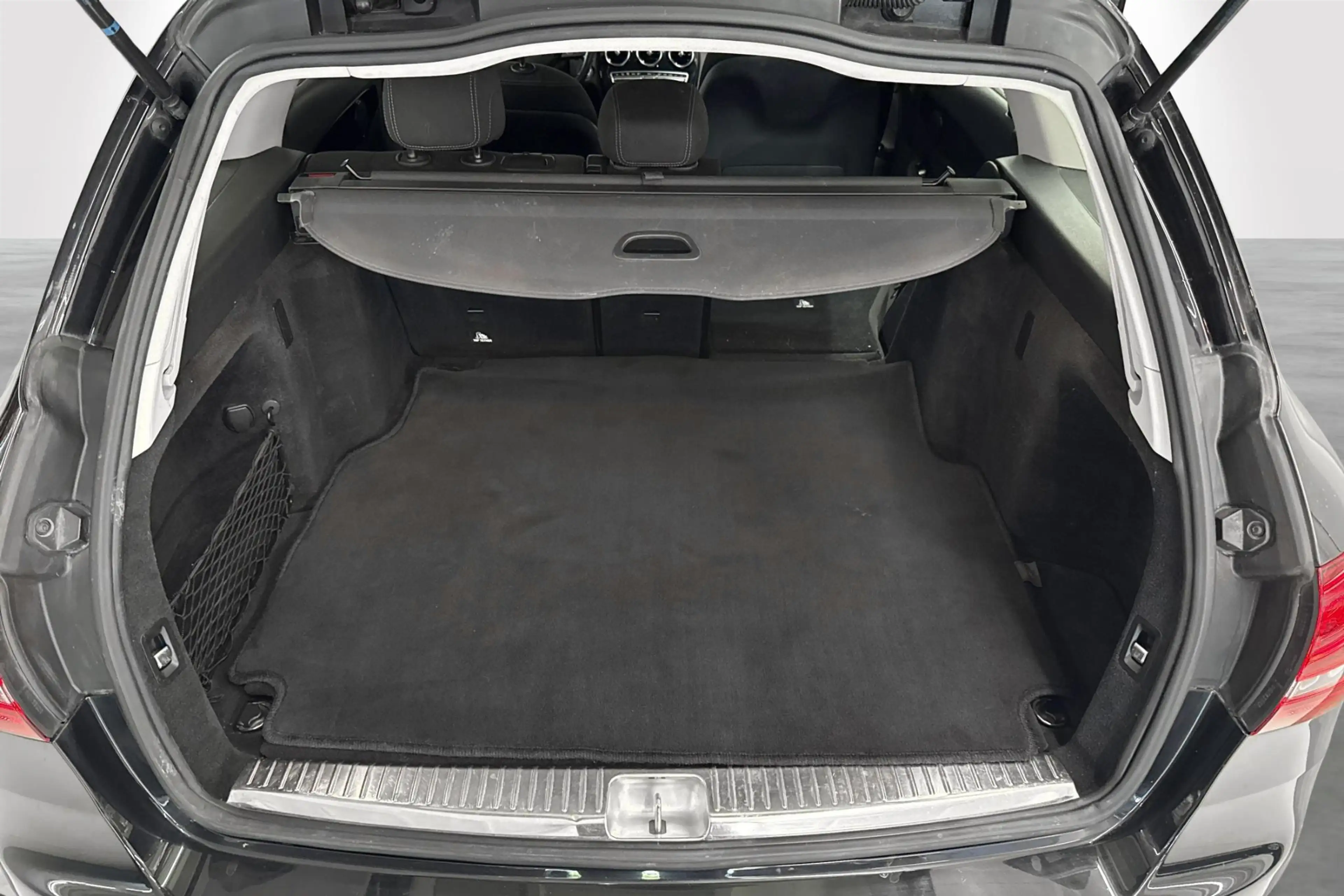 Mercedes-Benz C 180 C d Auto — photo 10