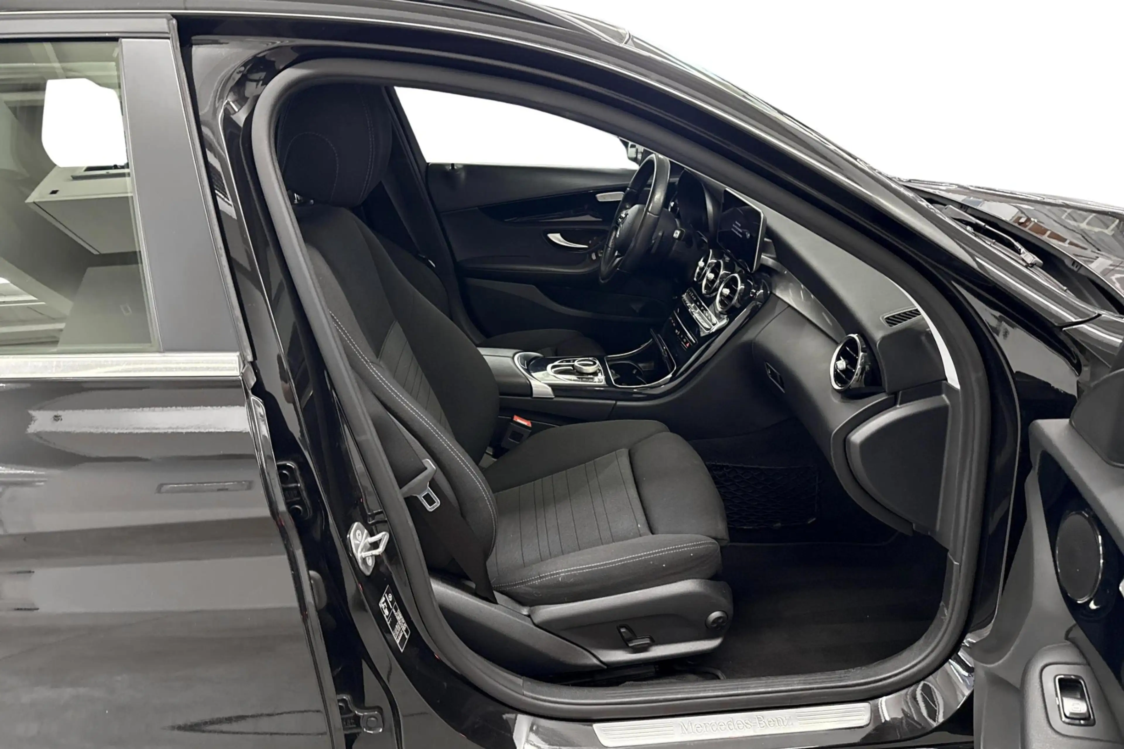 Mercedes-Benz C 180 C d Auto — photo 6