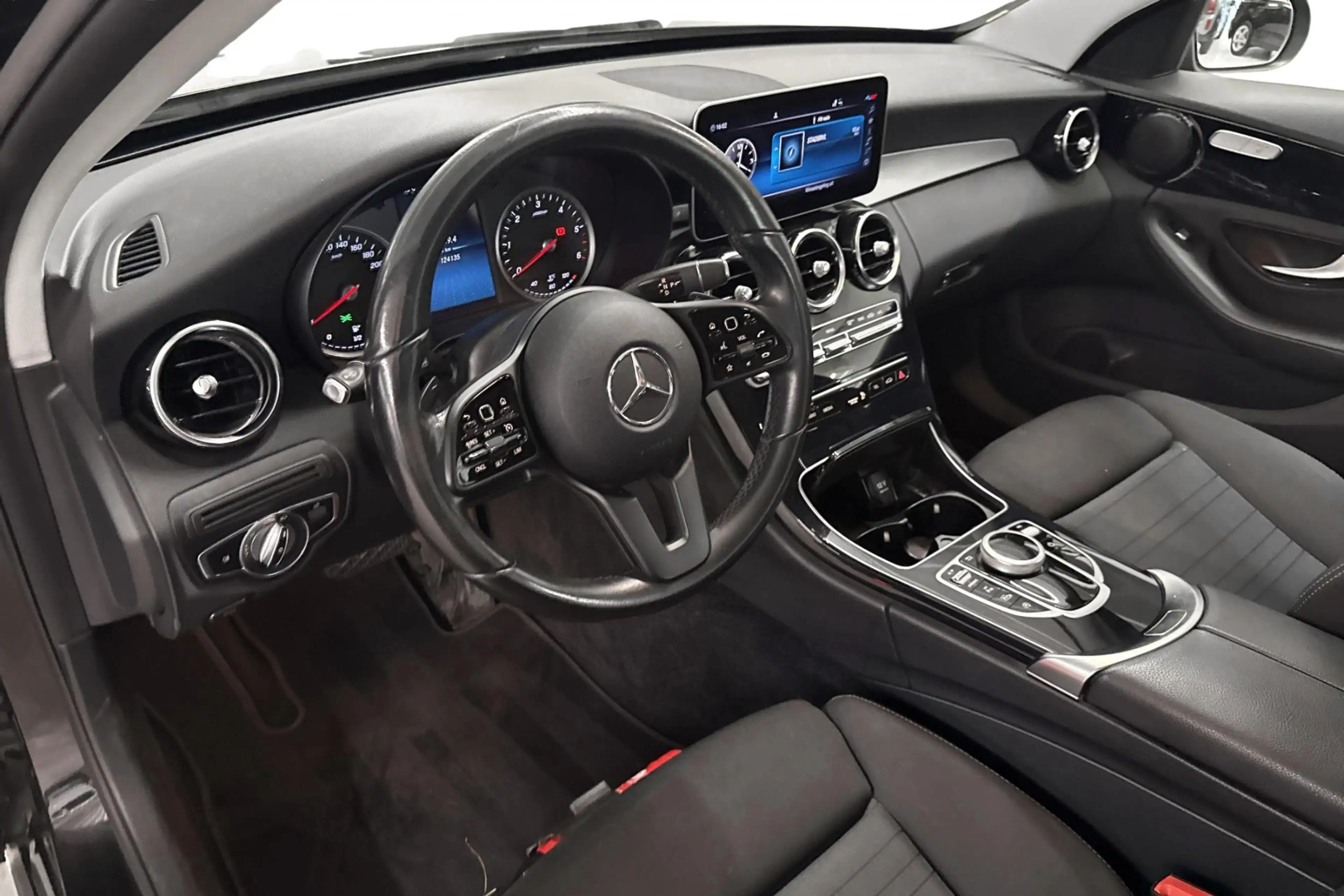 Mercedes-Benz C 180 C d Auto — photo 11