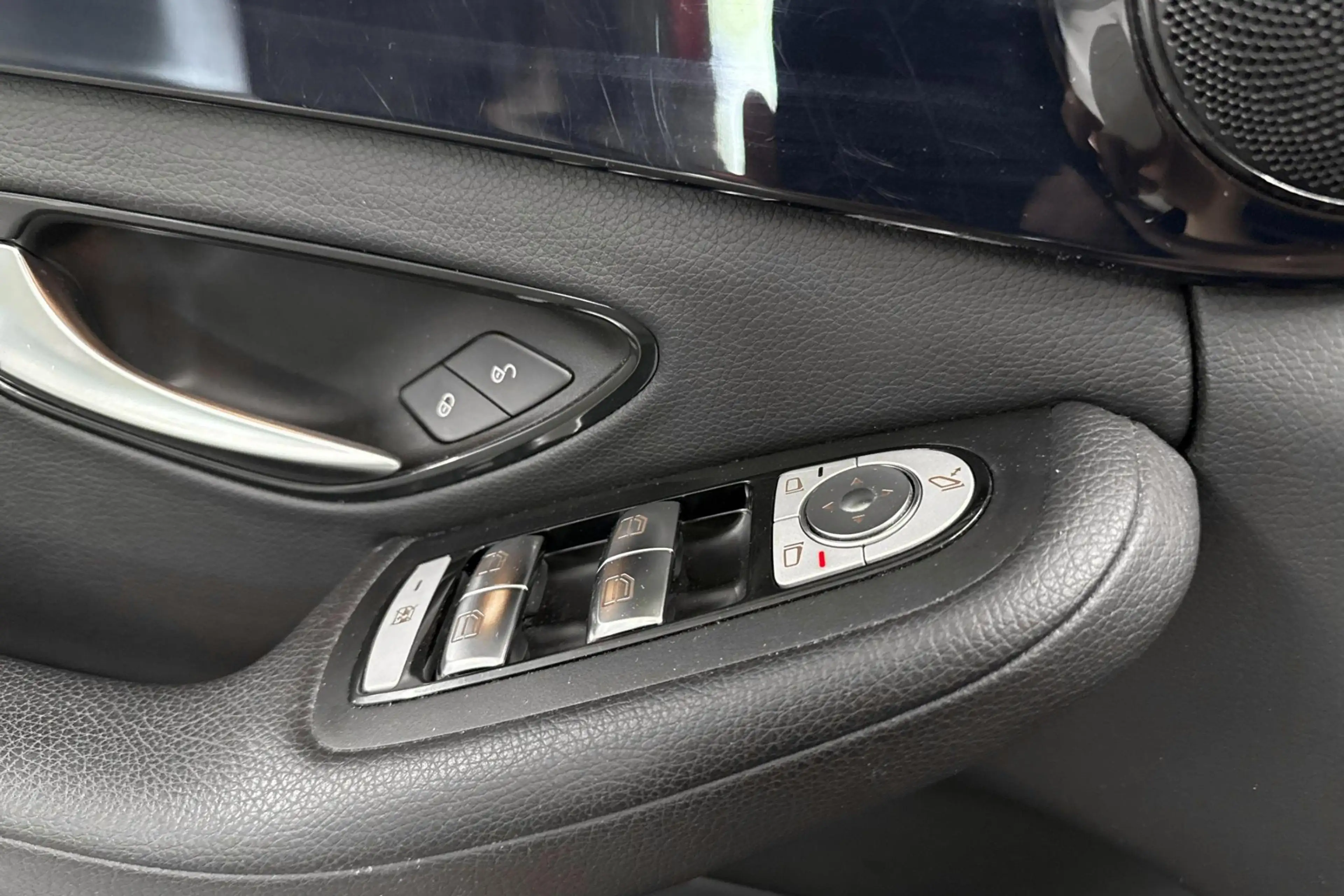 Mercedes-Benz C 180 C d Auto — photo 27