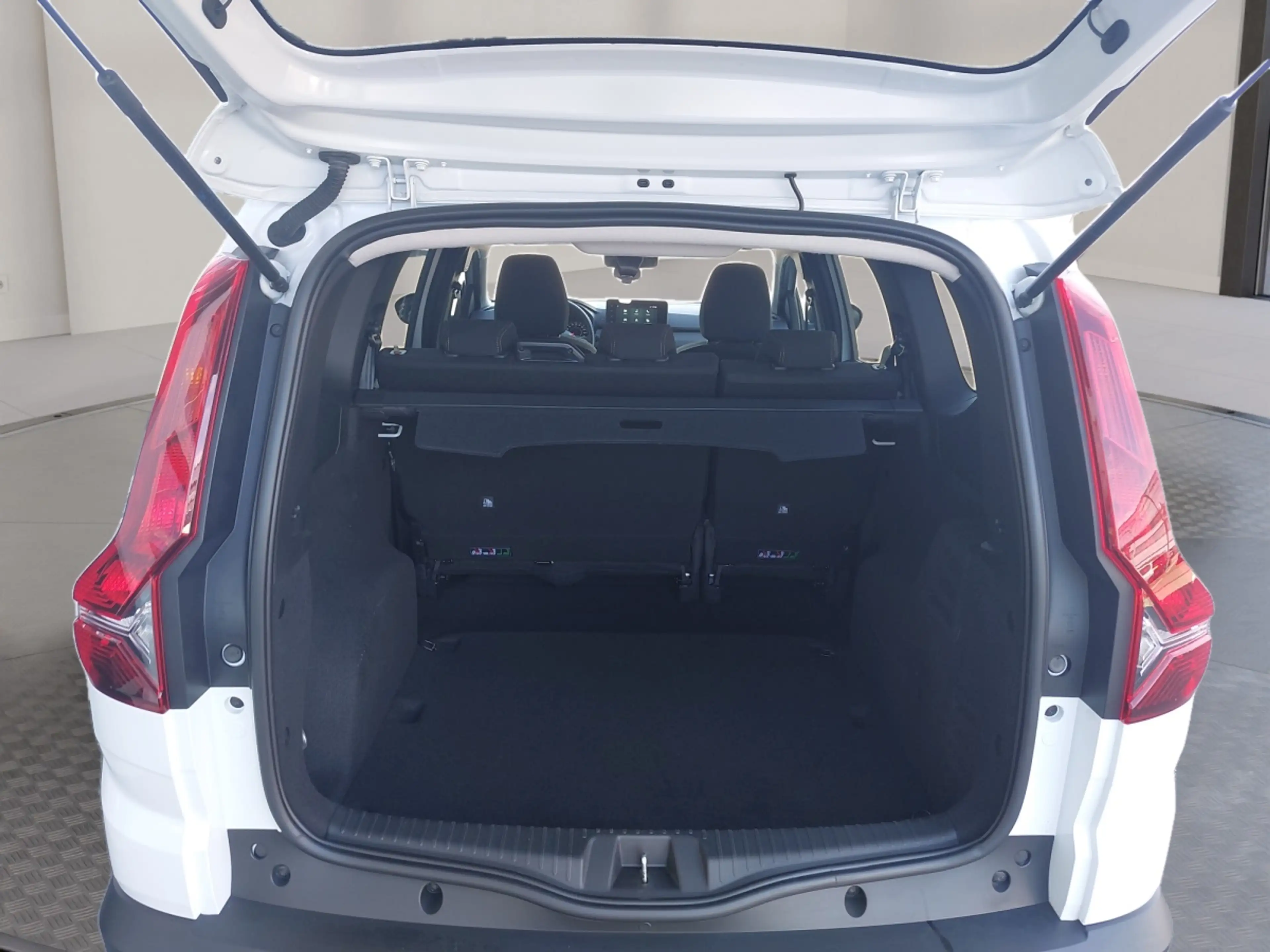 Dacia Jogger Extreme TCe 110 — photo 12