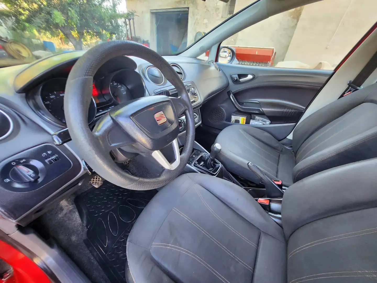 SEAT Ibiza Ibiza ST 1.4 Reference Reference Rojo - 2