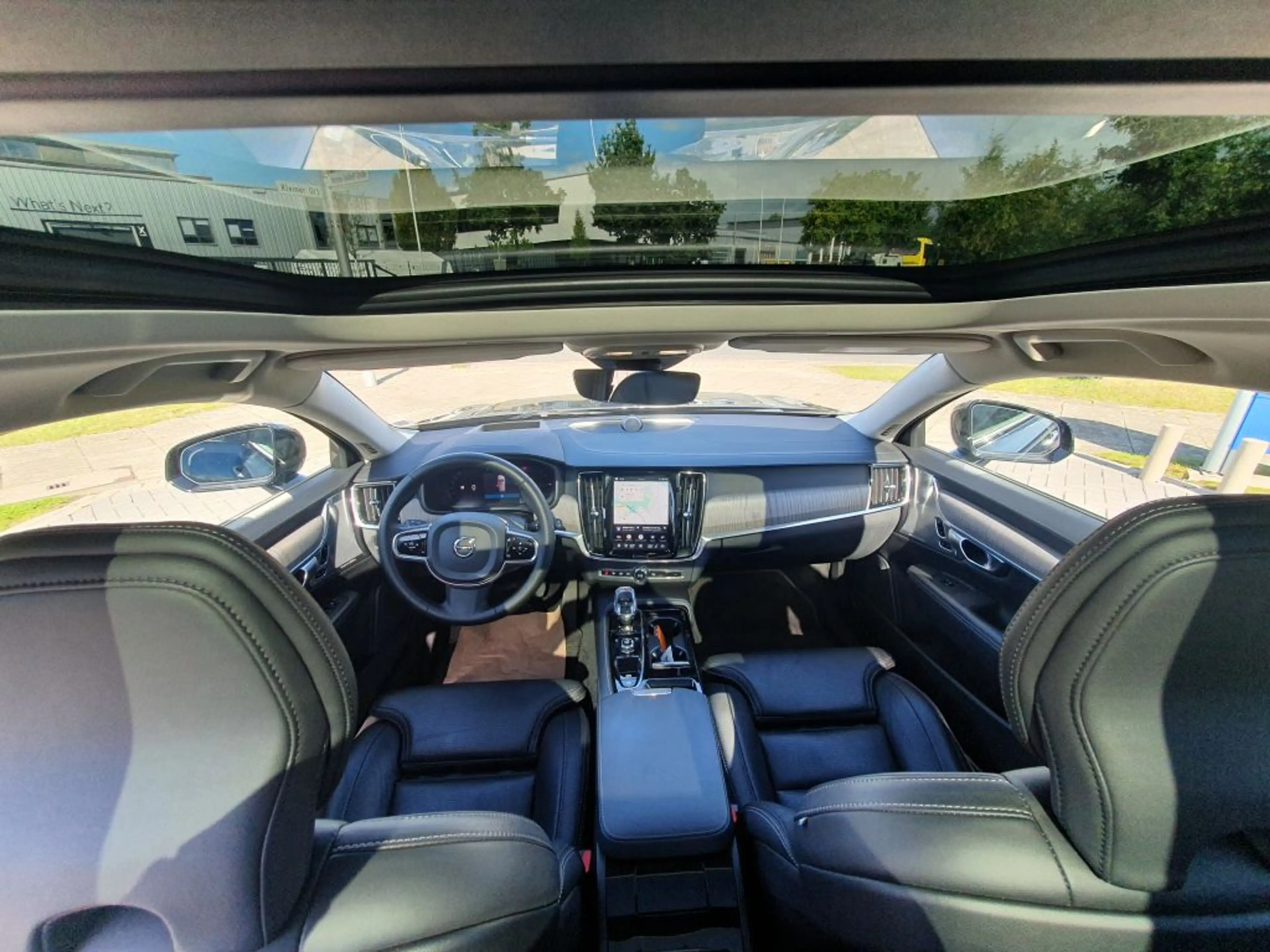Volvo V90 T8 Recharge AWD Ultimate Dark — photo 13