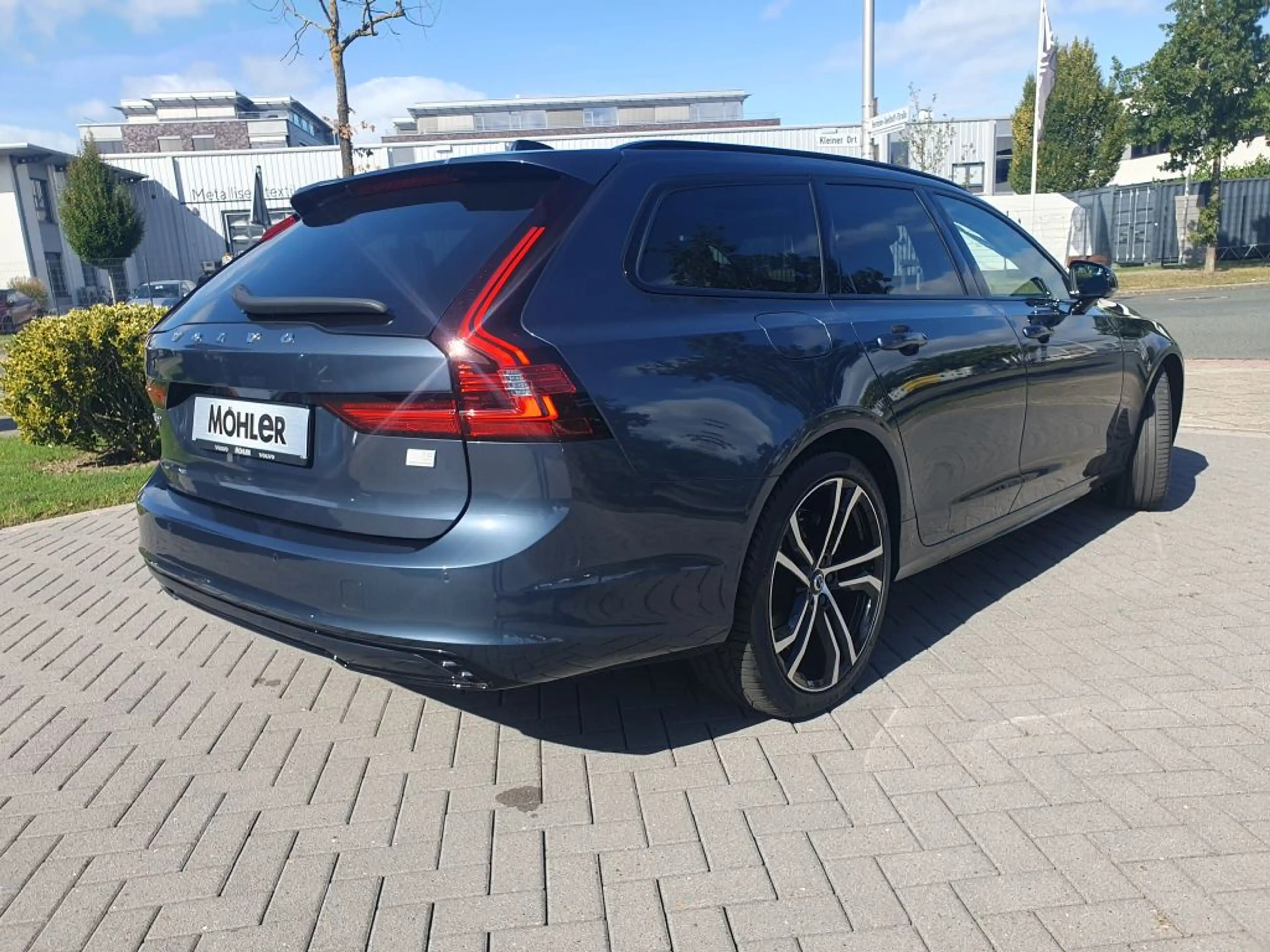 Volvo V90 T8 Recharge AWD Ultimate Dark — photo 9