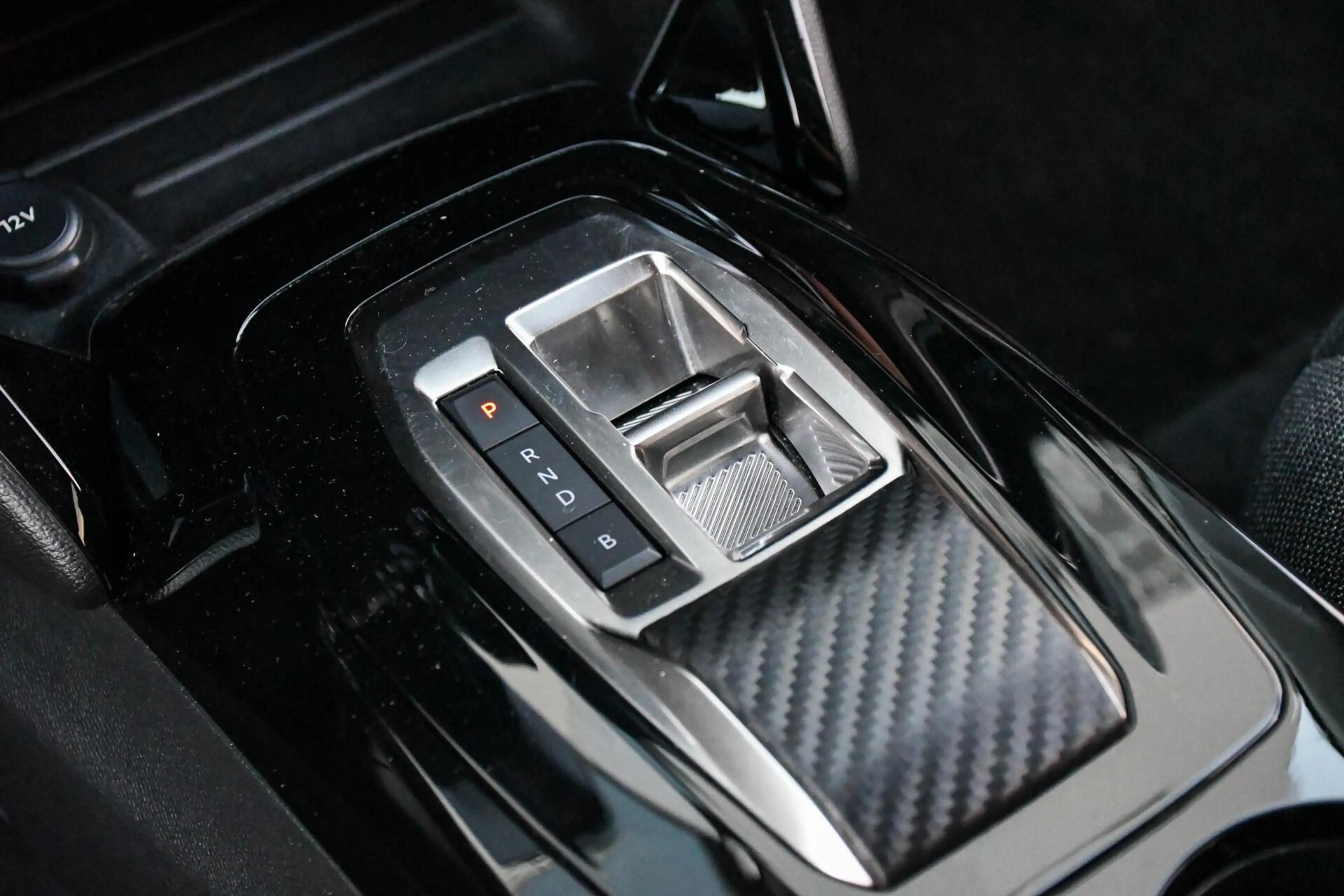 Peugeot e-208 EV Active Pack 50 kWh SOH 99% CarPlay — photo 25