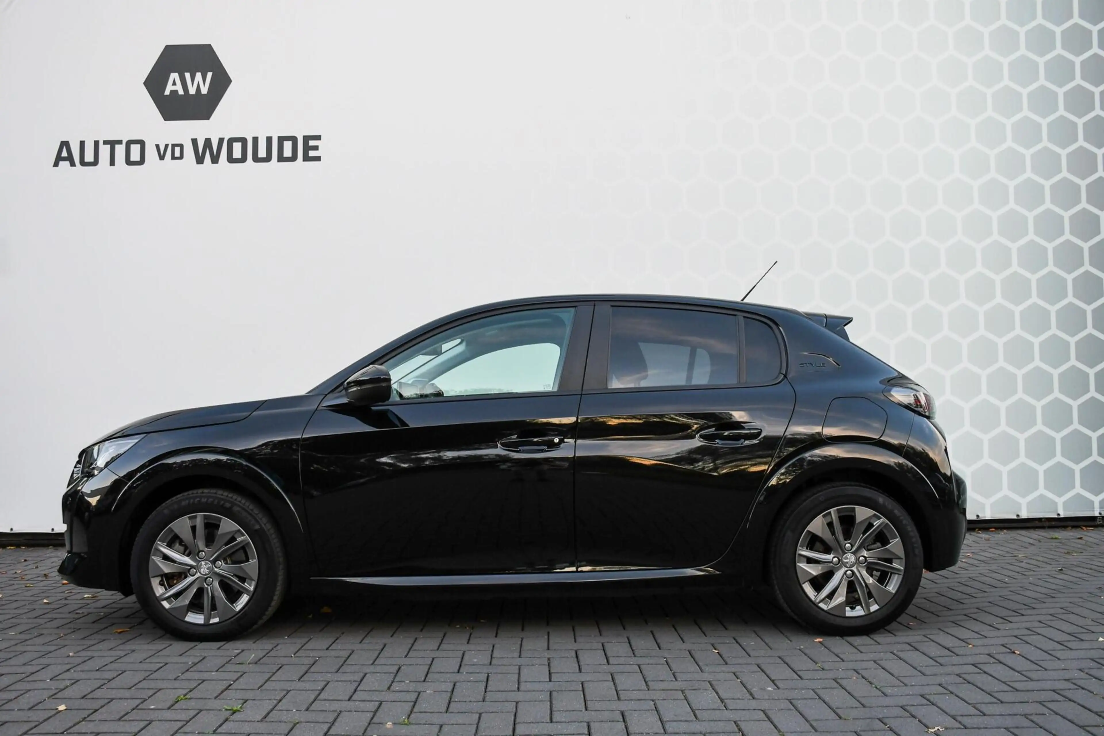 Peugeot e-208 EV Active Pack 50 kWh SOH 99% CarPlay — photo 20