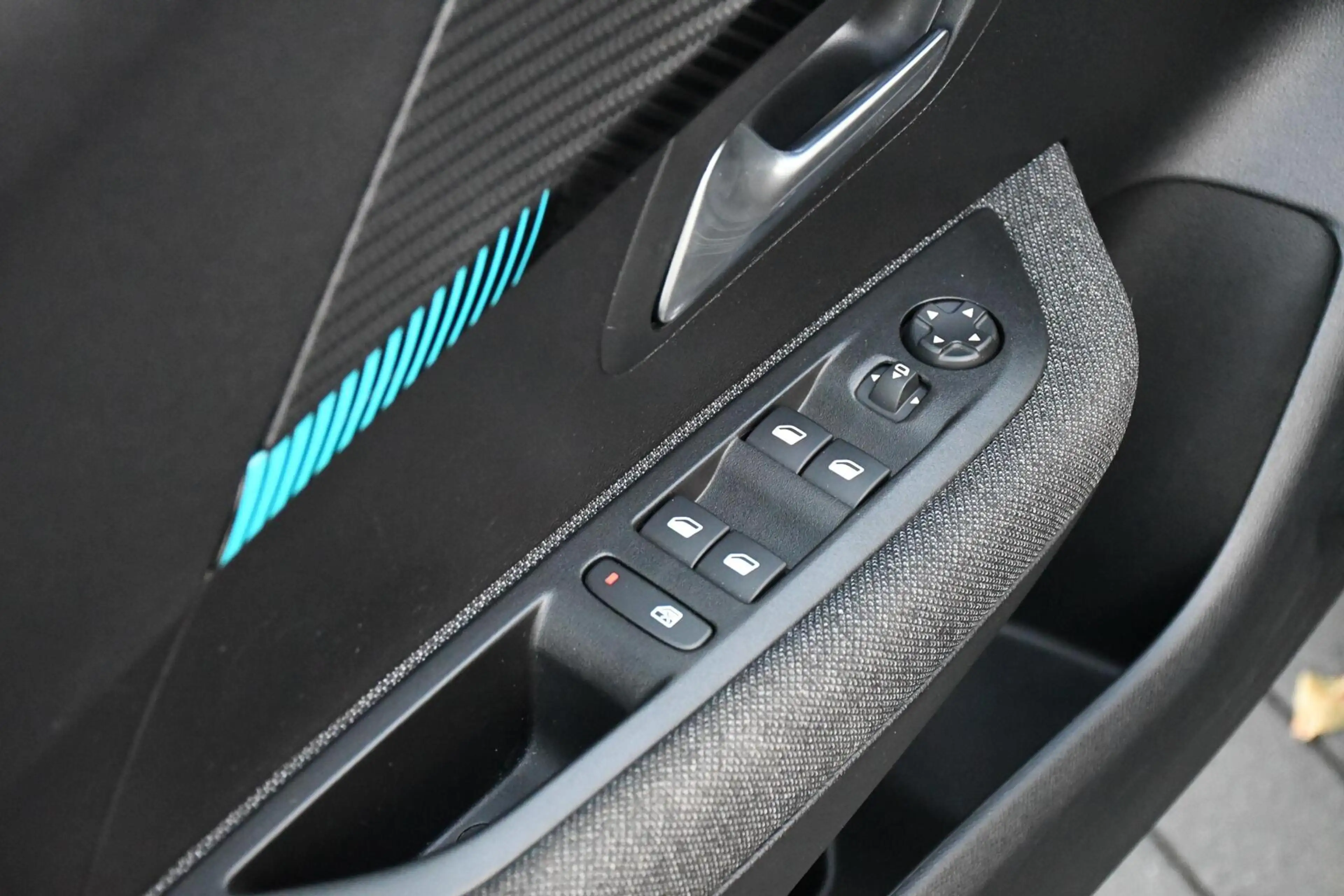 Peugeot e-208 EV Active Pack 50 kWh SOH 99% CarPlay — photo 31