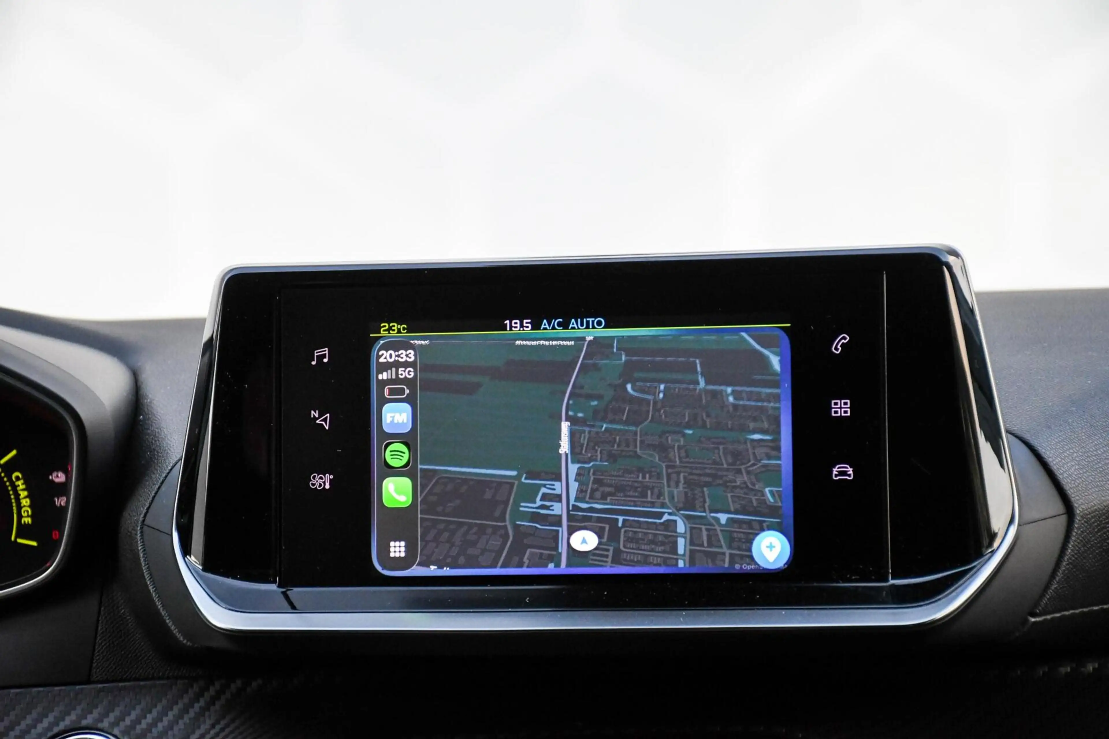Peugeot e-208 EV Active Pack 50 kWh SOH 99% CarPlay — photo 13