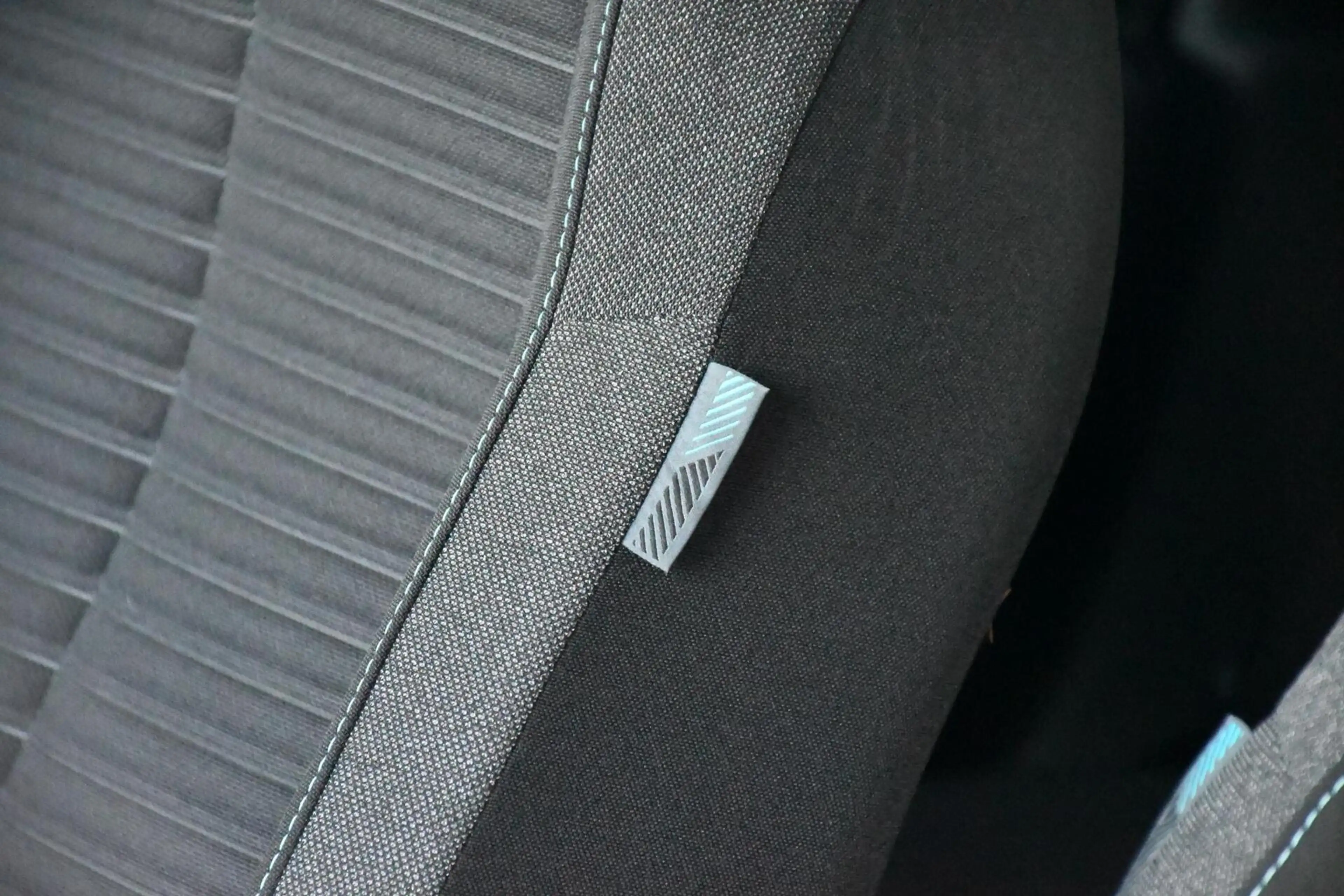 Peugeot e-208 EV Active Pack 50 kWh SOH 99% CarPlay — photo 37