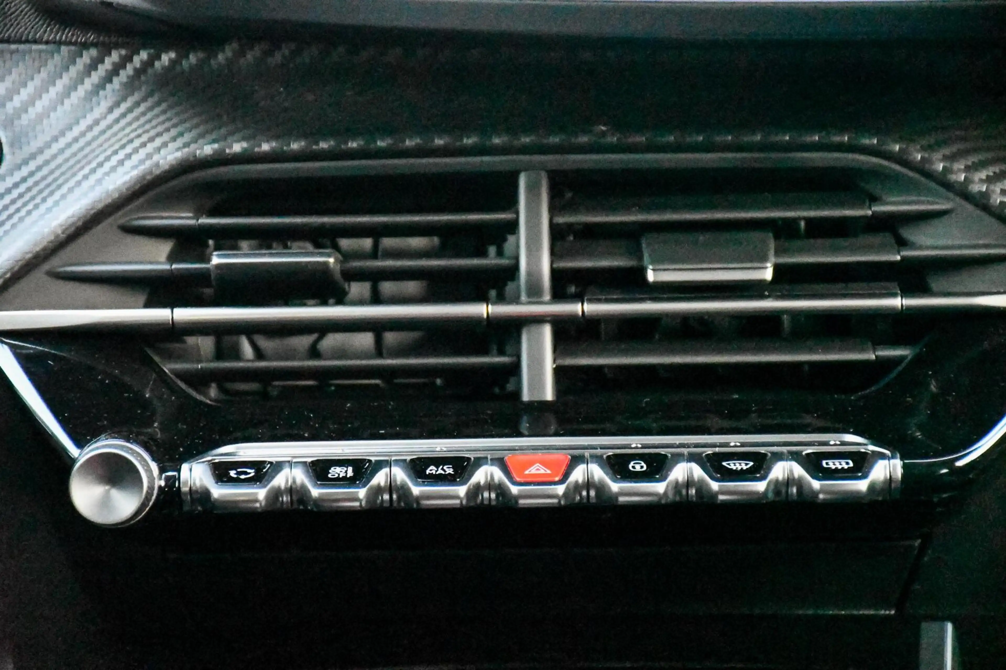Peugeot e-208 EV Active Pack 50 kWh SOH 99% CarPlay — photo 28