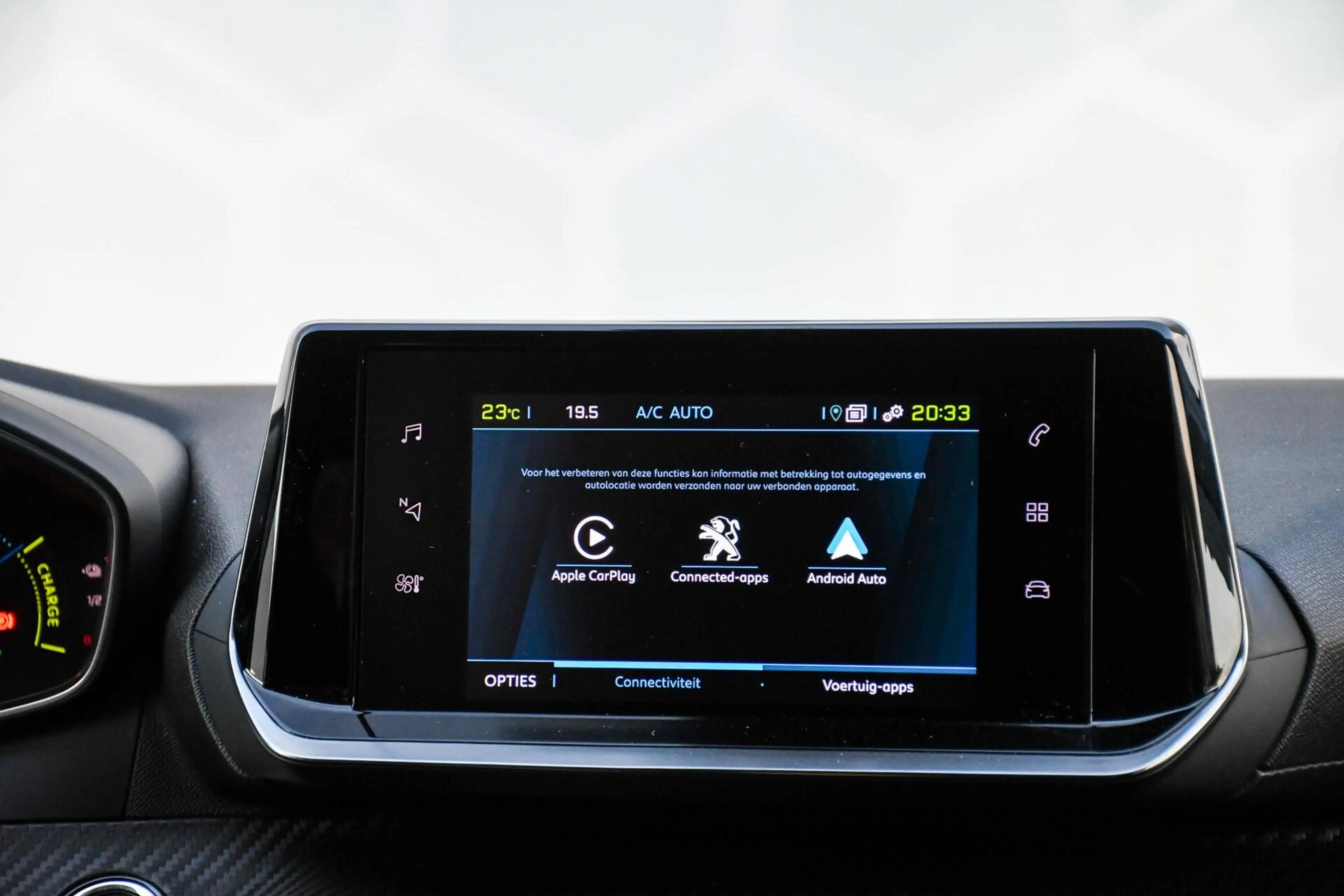 Peugeot e-208 EV Active Pack 50 kWh SOH 99% CarPlay — photo 15
