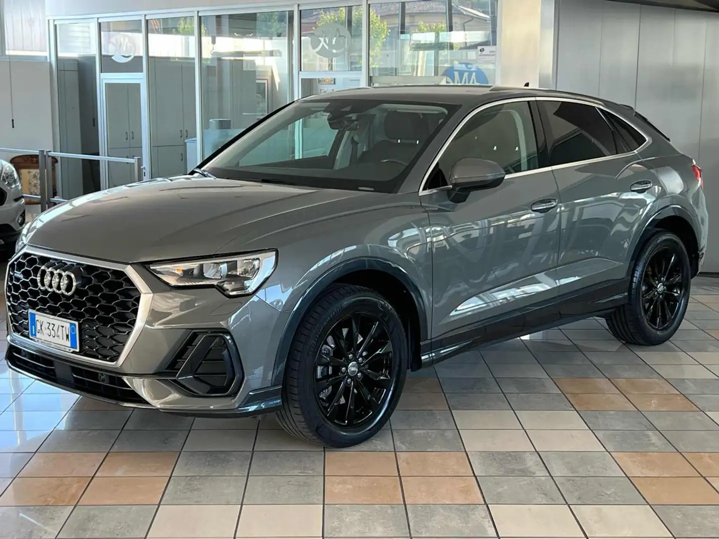 Audi Q3 SPB 40 TDI quattro S tronic Grau - 1