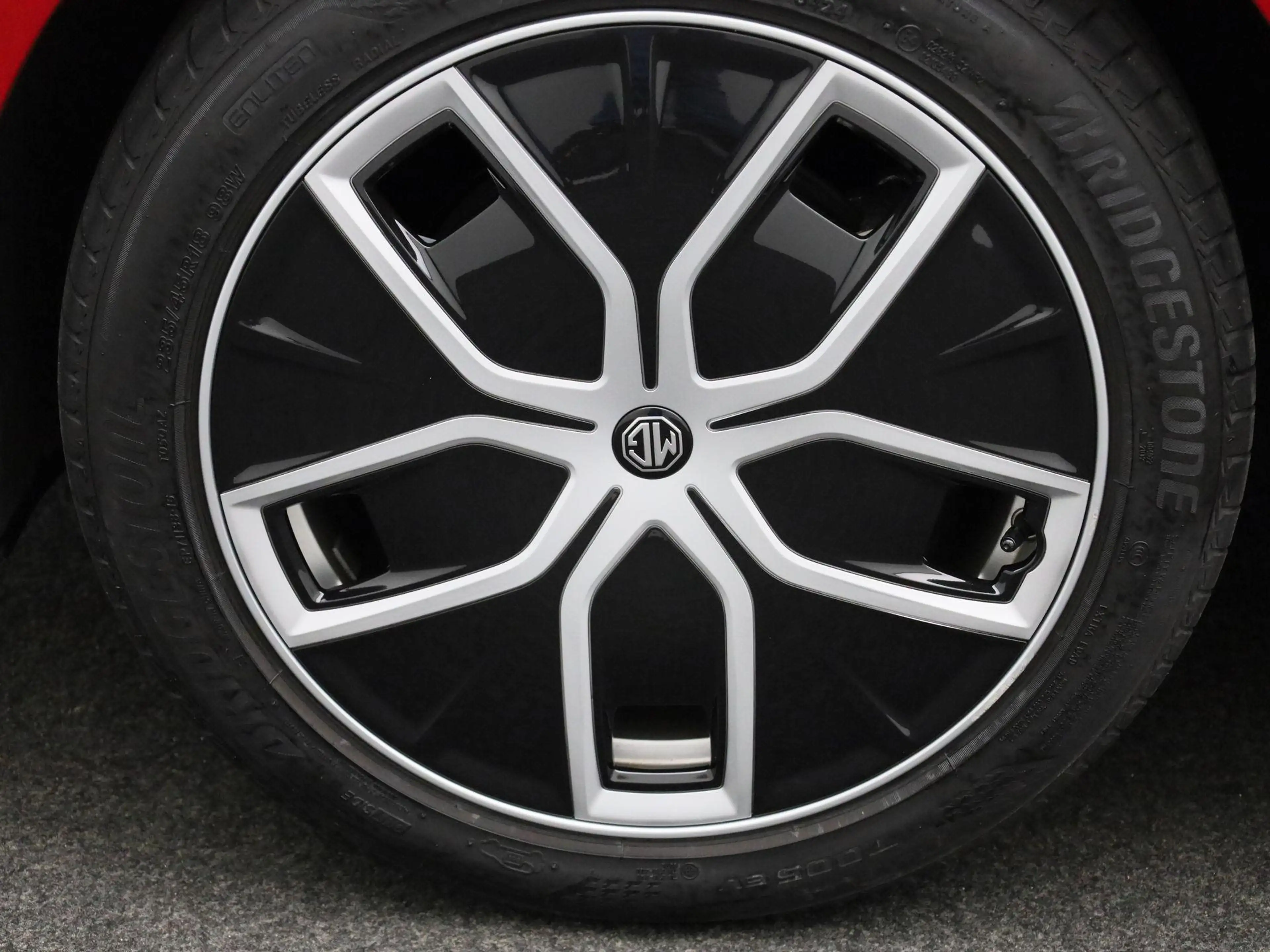MG MG4 Long Range Luxury 64 kWh — photo 14