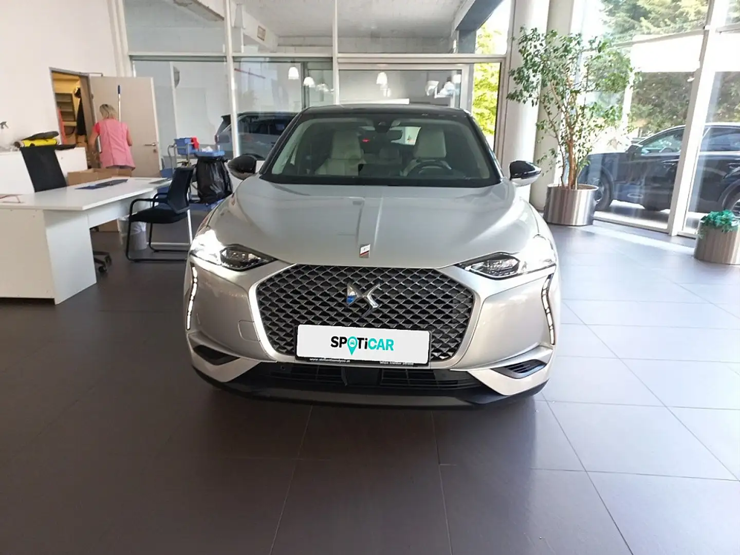 DS Automobiles DS 3 DS3 Crossback E-Tense 50kWh So Chic Aut. Silber - 2