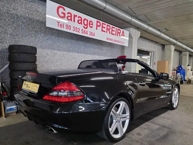 Mercedes-Benz SL view 3