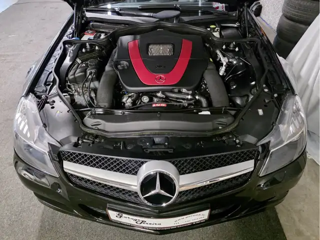 Mercedes-Benz SL view 12