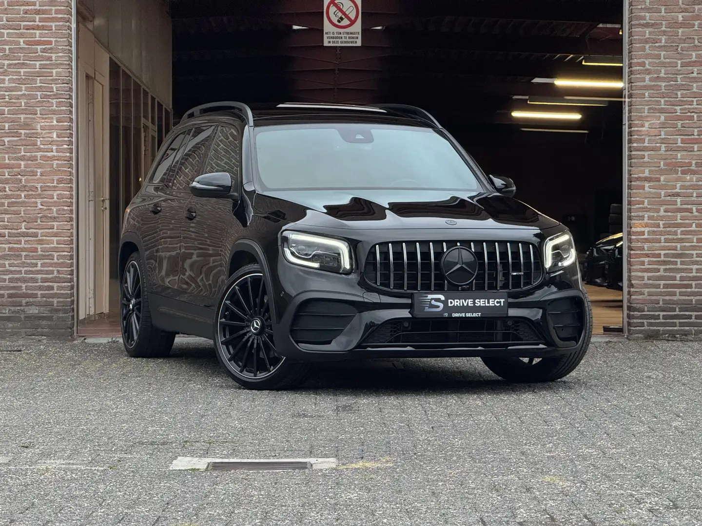 Mercedes-Benz GLB 35 AMG 4Matic | 7 ZIT | Pano | Dynamic Select | CarPlay Noir - 1