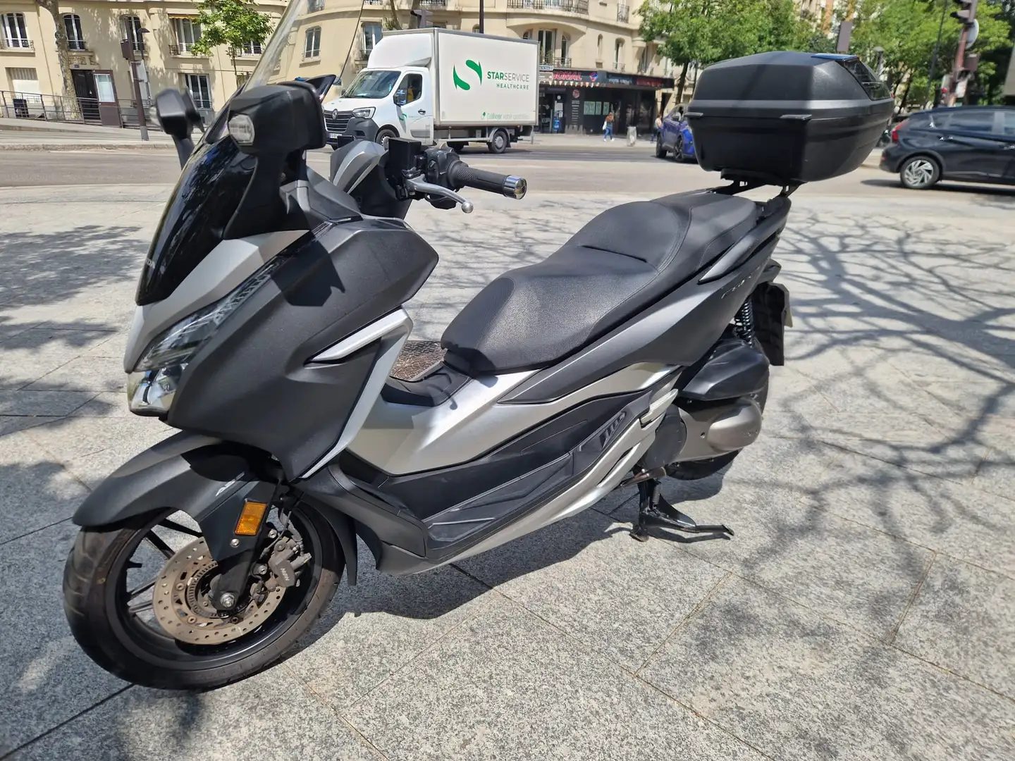 Honda Forza 300 Black - 1