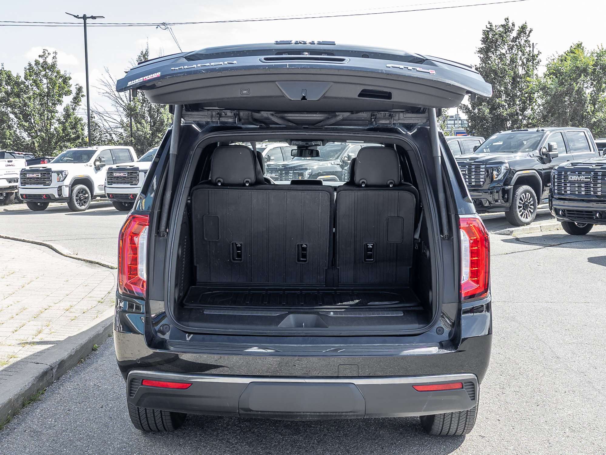 used 2023 GMC Yukon car, priced at $78,995