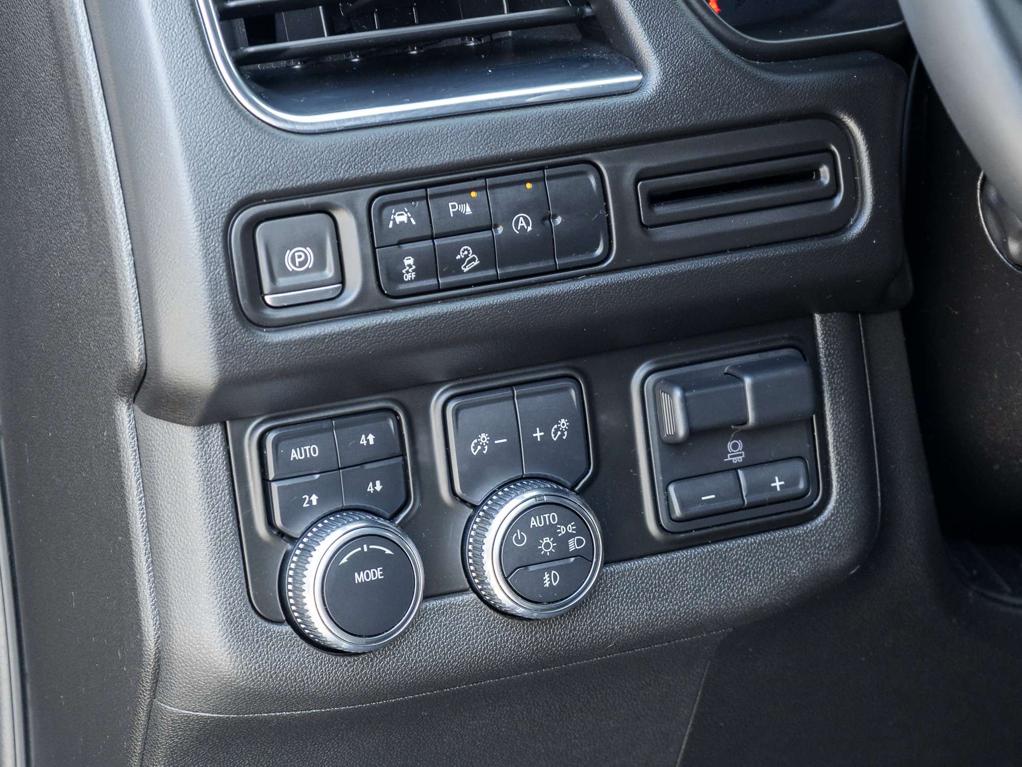 used 2023 GMC Yukon car, priced at $78,995