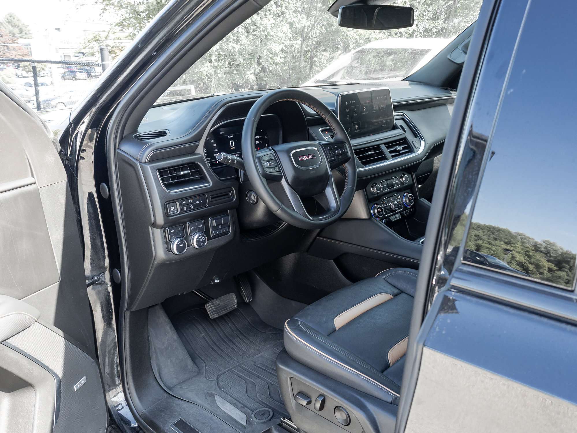 used 2023 GMC Yukon car, priced at $78,995