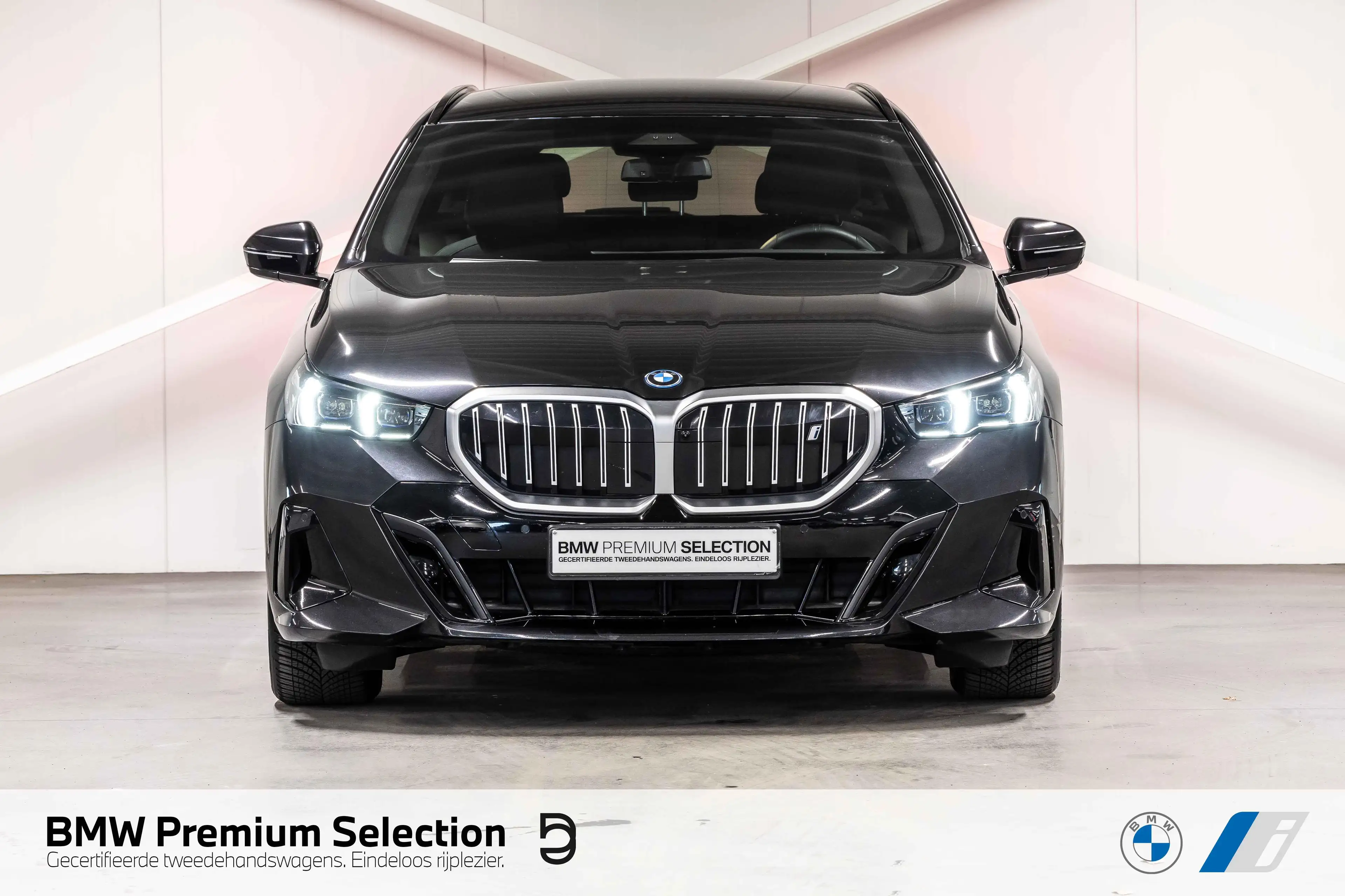 BMW i5 eDrive40 Touring M Sport — photo 2