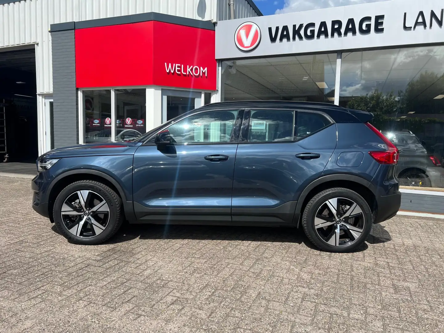 Volvo XC40 Recharge Twin Plus, trekhaak, navi, leder, 420KM A Blauw - 2