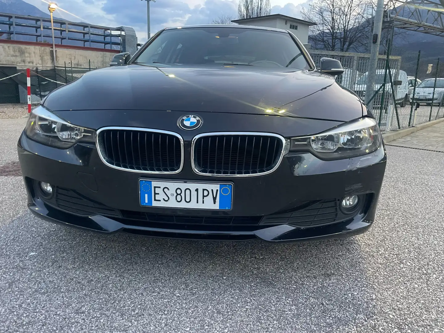 BMW 318 Serie 3 F31  318d Touring xdrive Modern Nero - 1