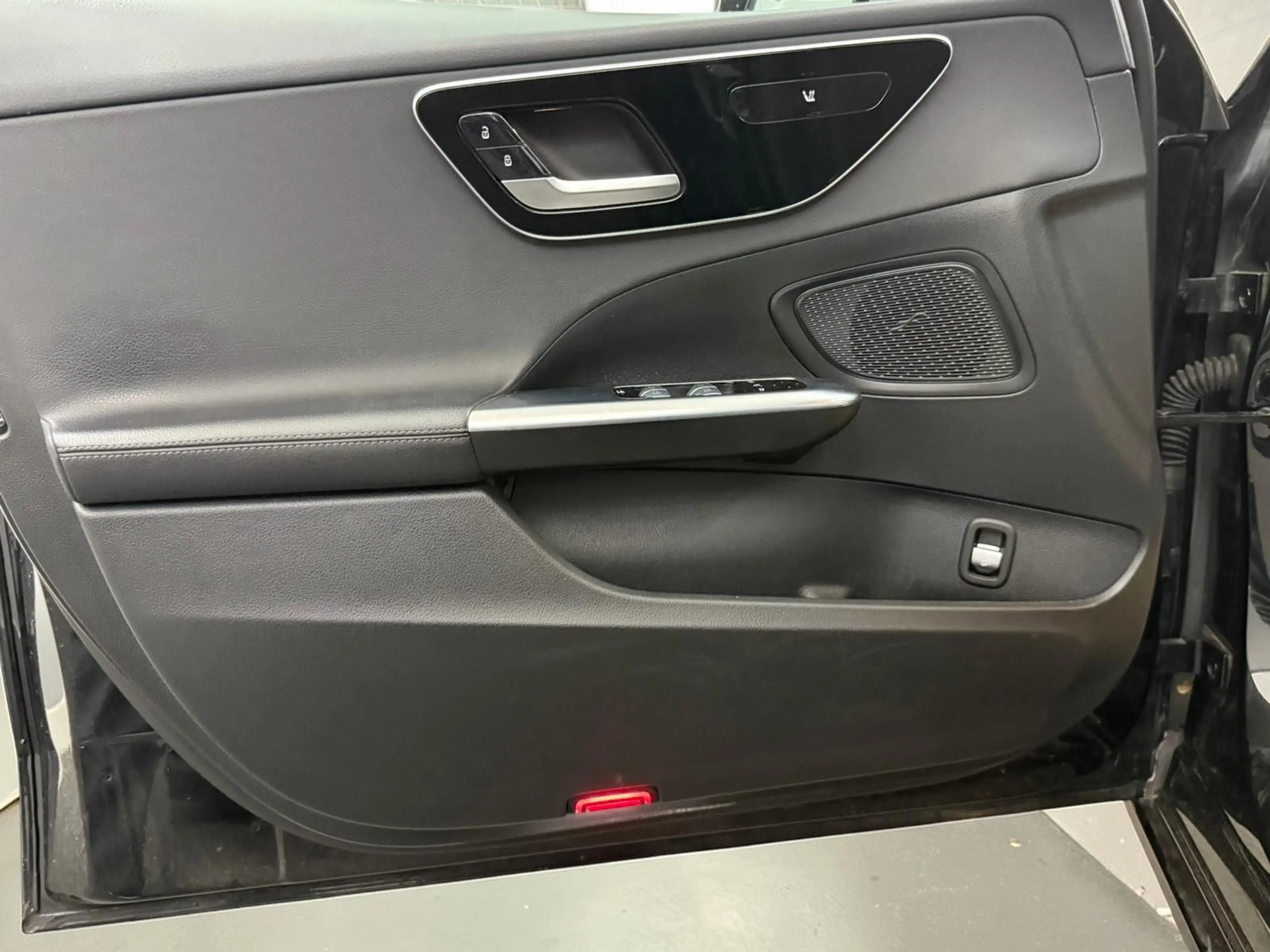 Mercedes-Benz C 220 d T Avantgarde 2x*DISTR+*WIDE*LED*KAM*MBUX — photo 11