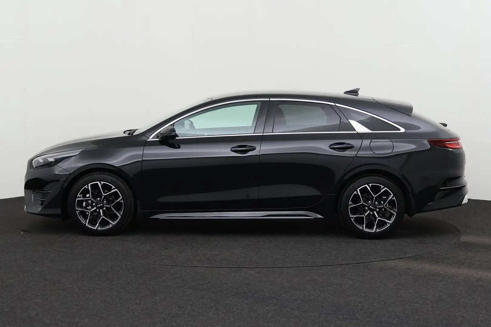 Kia ProCeed / pro_cee'd GT-LINE 1.5T-GDI 7DCT + CARPLAY + GPS + CAMERA + P - 2