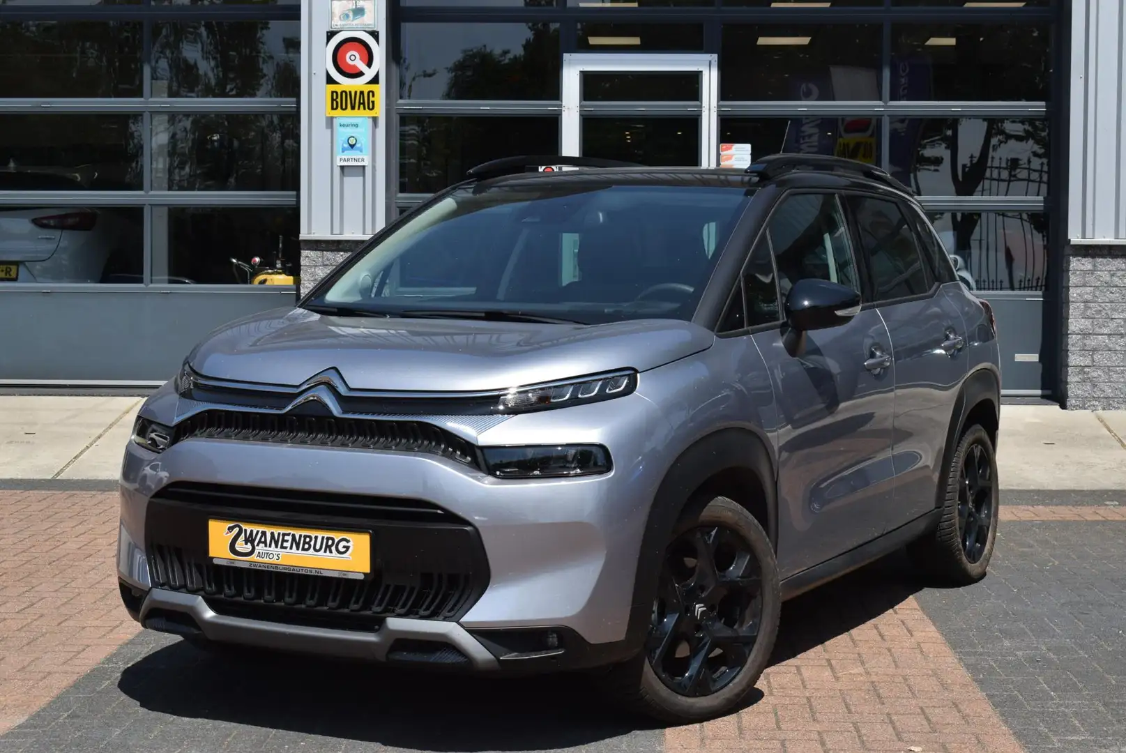 Citroen C3 Aircross 1.2 PureTech Max Navi Panodak Airco Km 3.850!! Grijs - 1